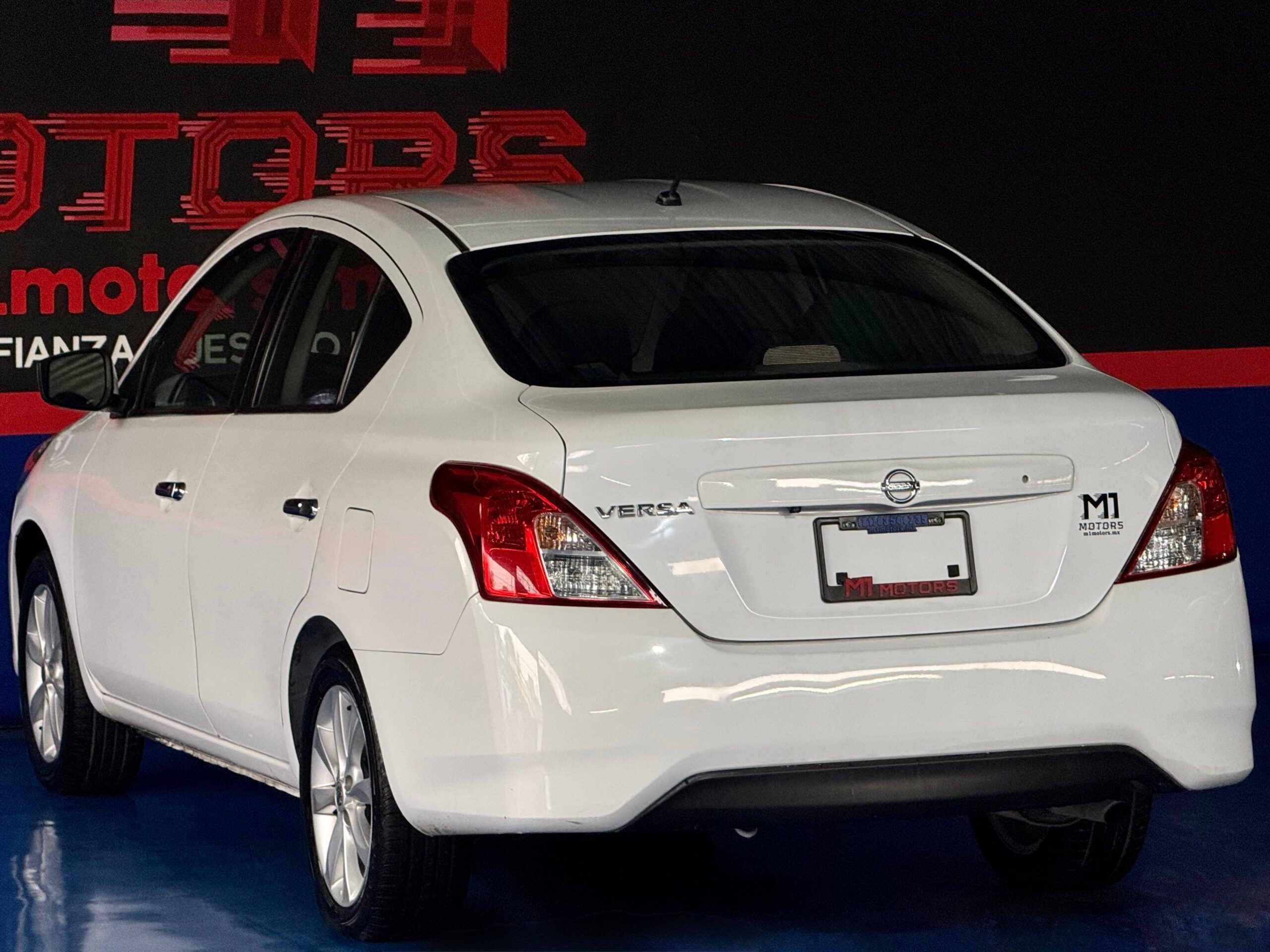 NISSAN VERSA ADVANCE 2018