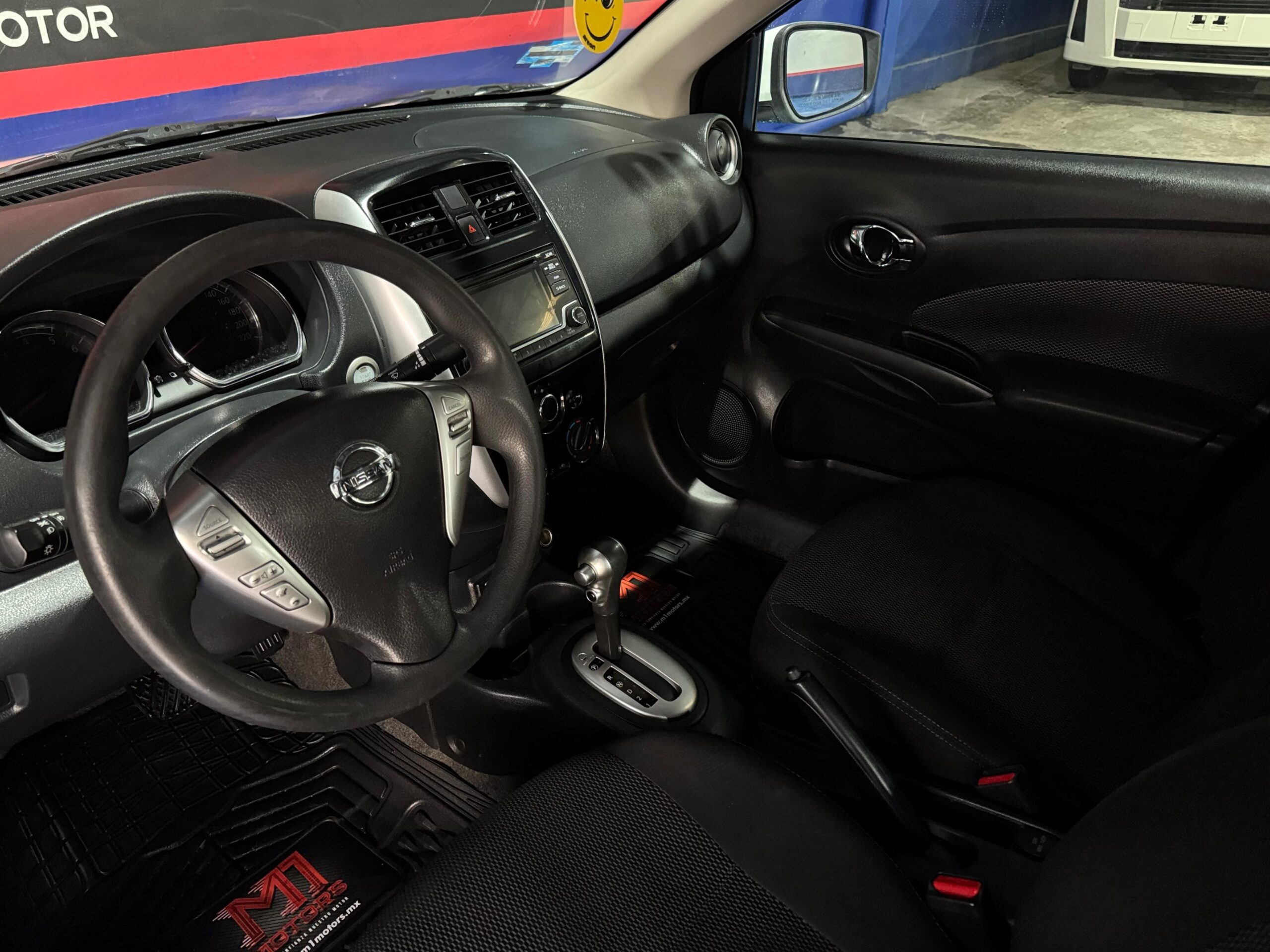 NISSAN VERSA ADVANCE 2018