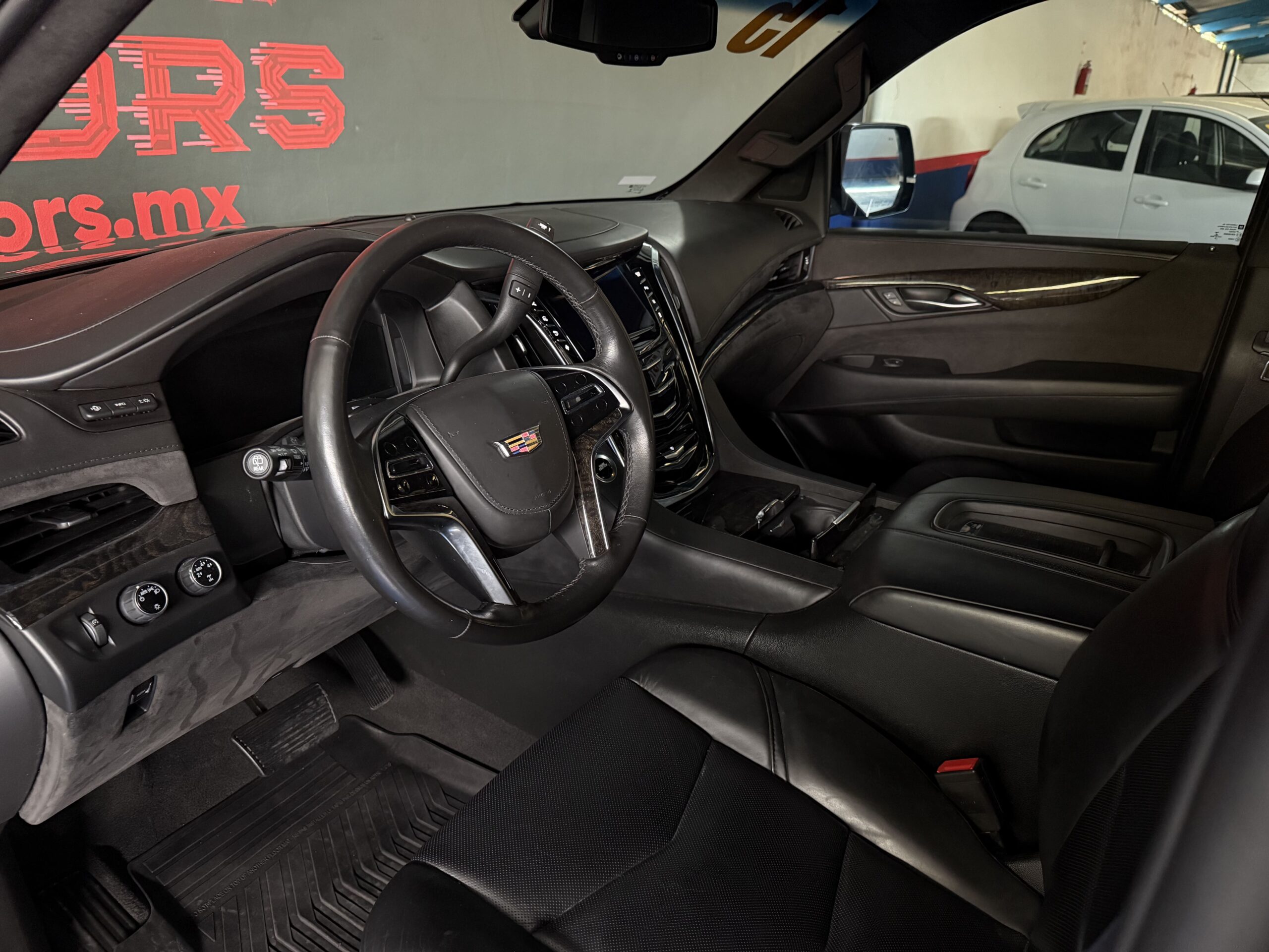 CADILLAC ESCALADE PLATINUM 2015