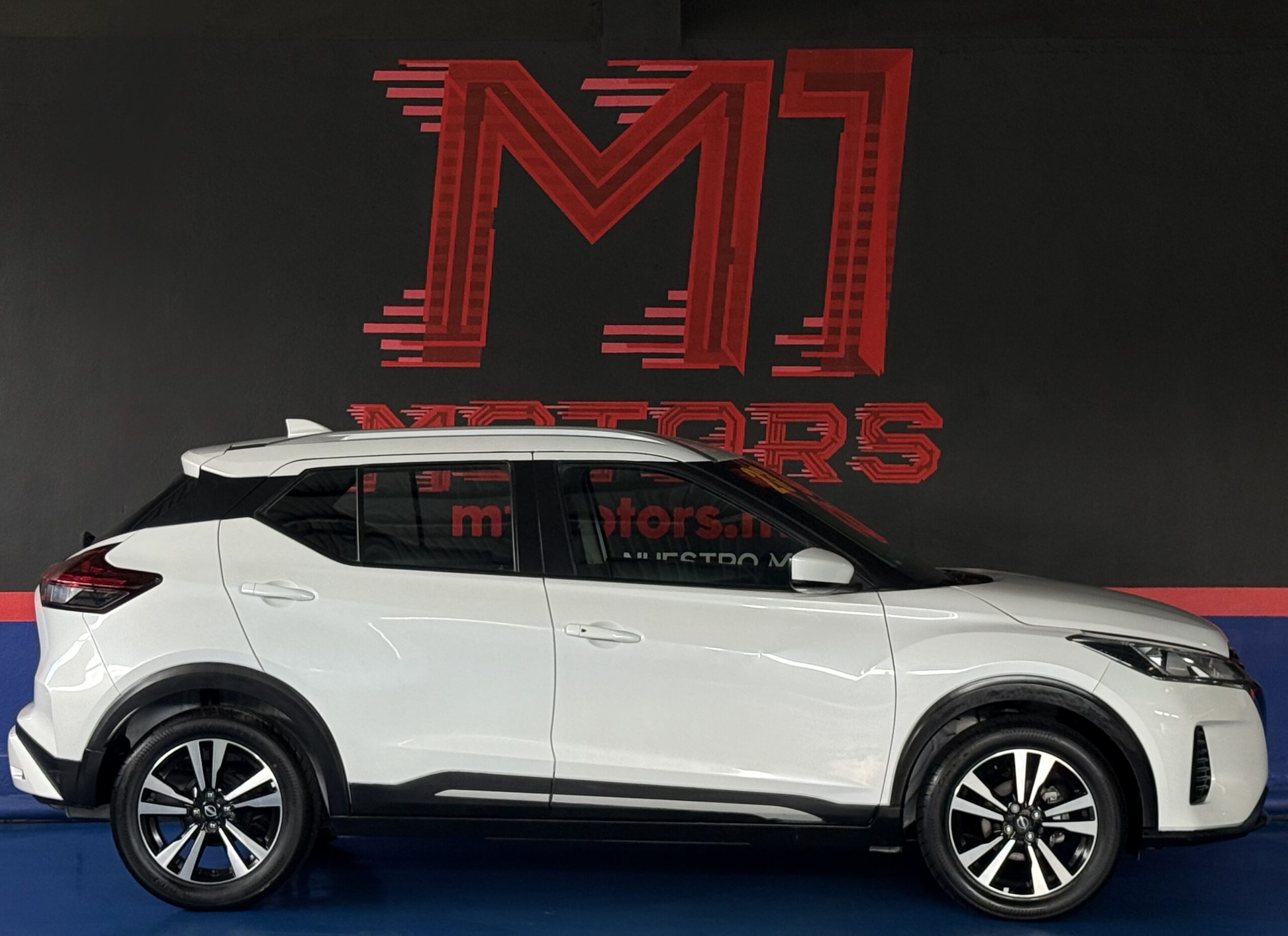 NISSAN KICKS ADVANCE 2023