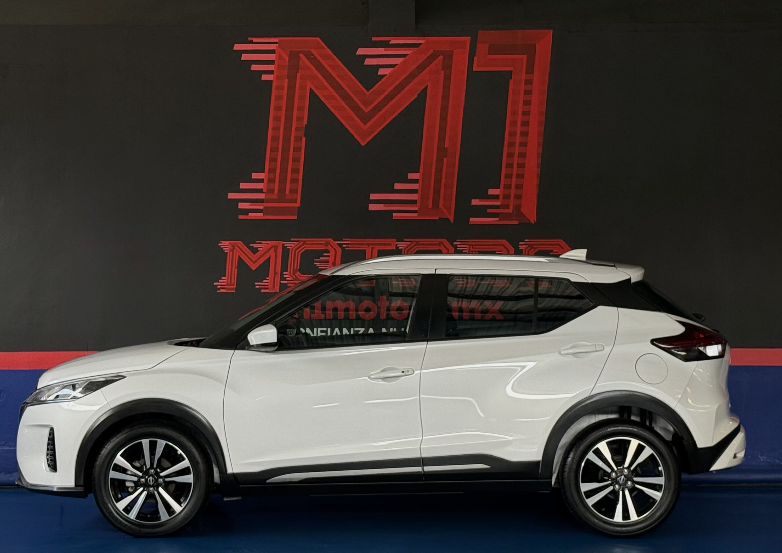 NISSAN KICKS ADVANCE 2023