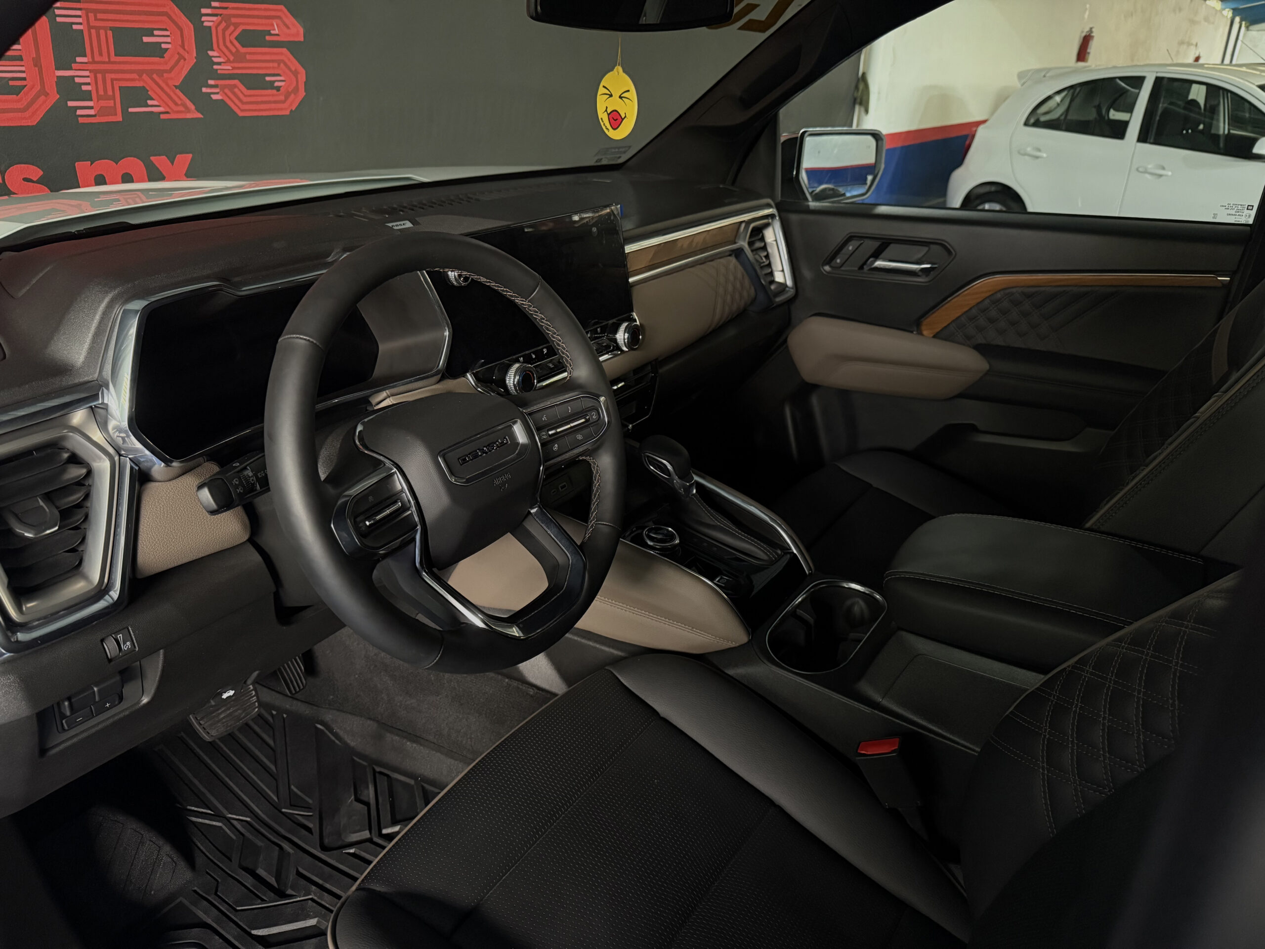 GMC CANYON DENALI 2025