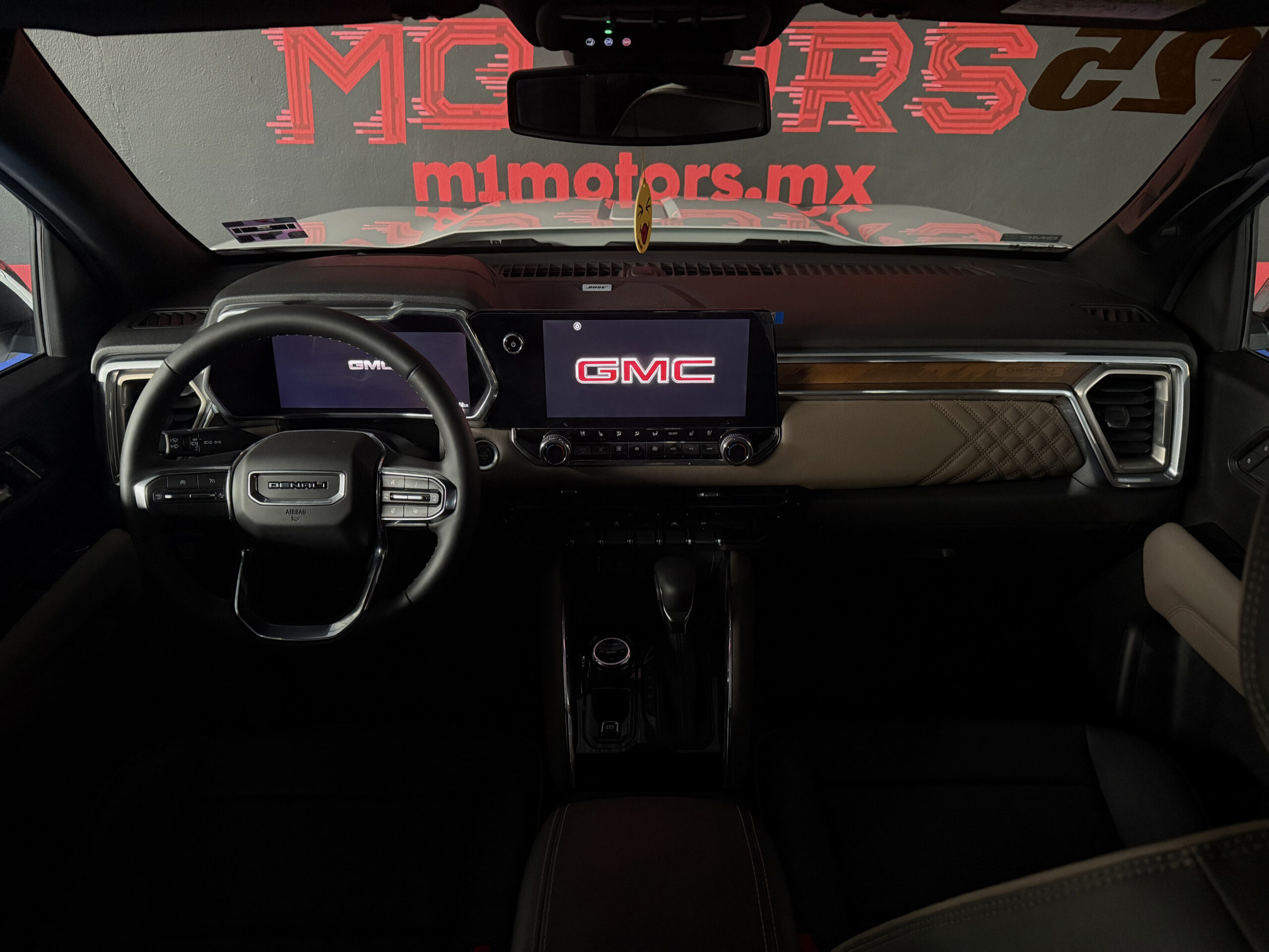 GMC CANYON DENALI 2025