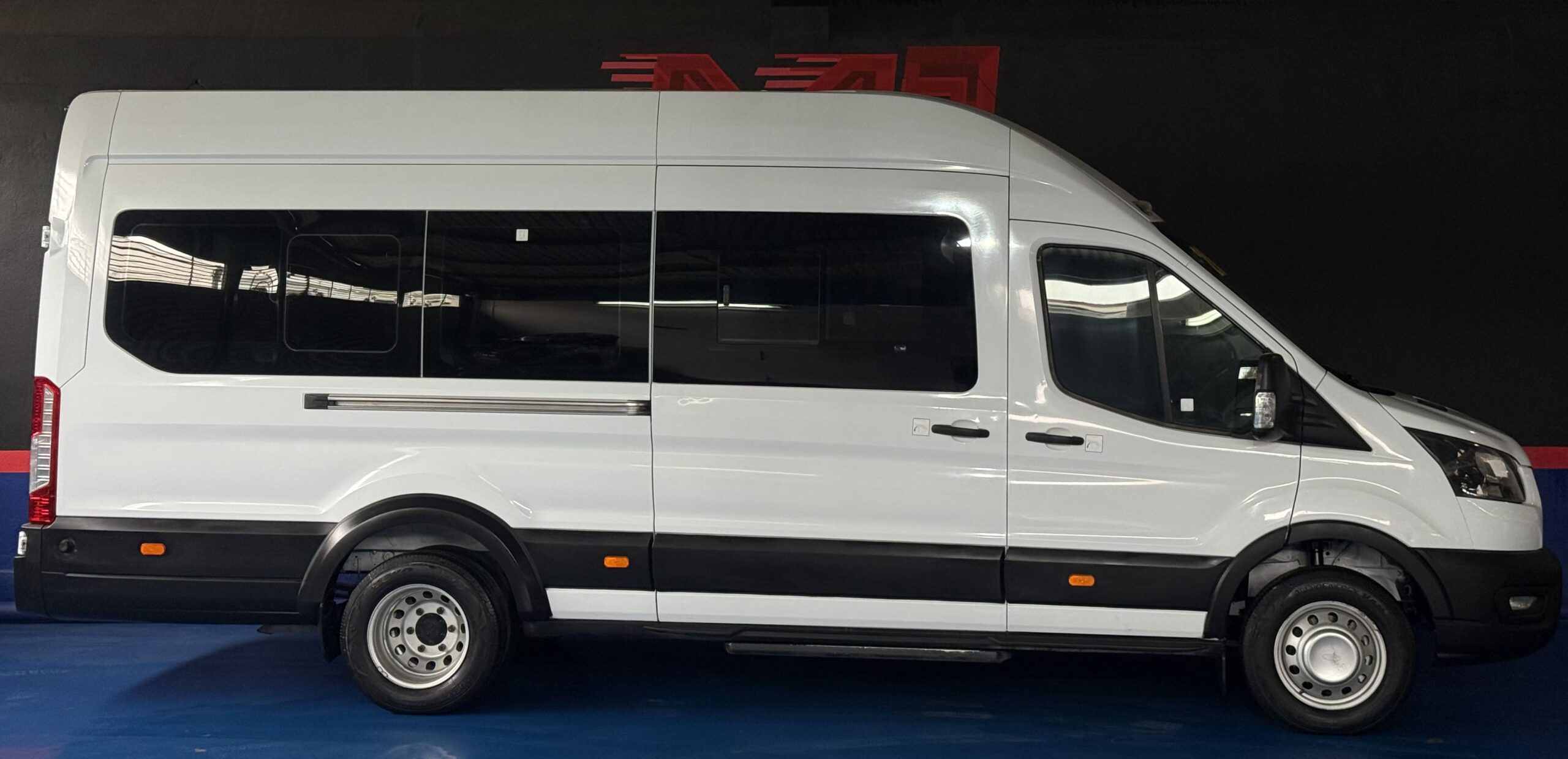 FORD TRANSIT 18 PASAJEROS DIESEL 2020