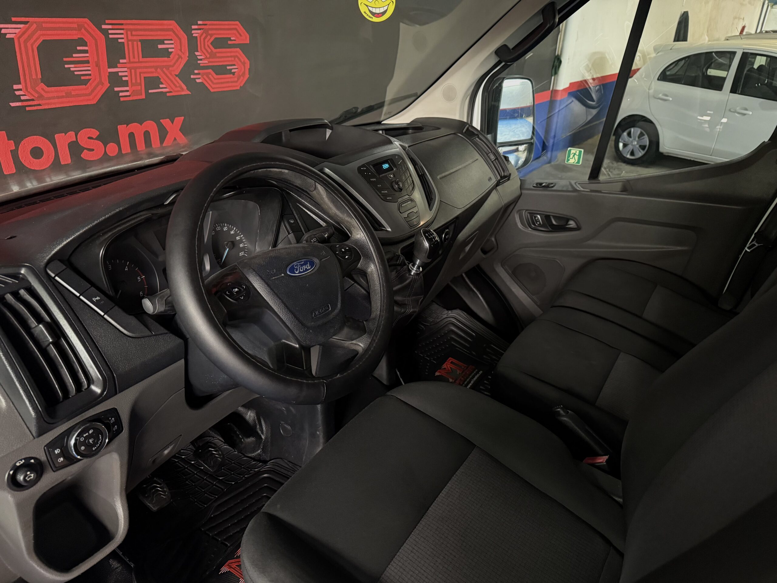 FORD TRANSIT 18 PASAJEROS DIESEL 2020