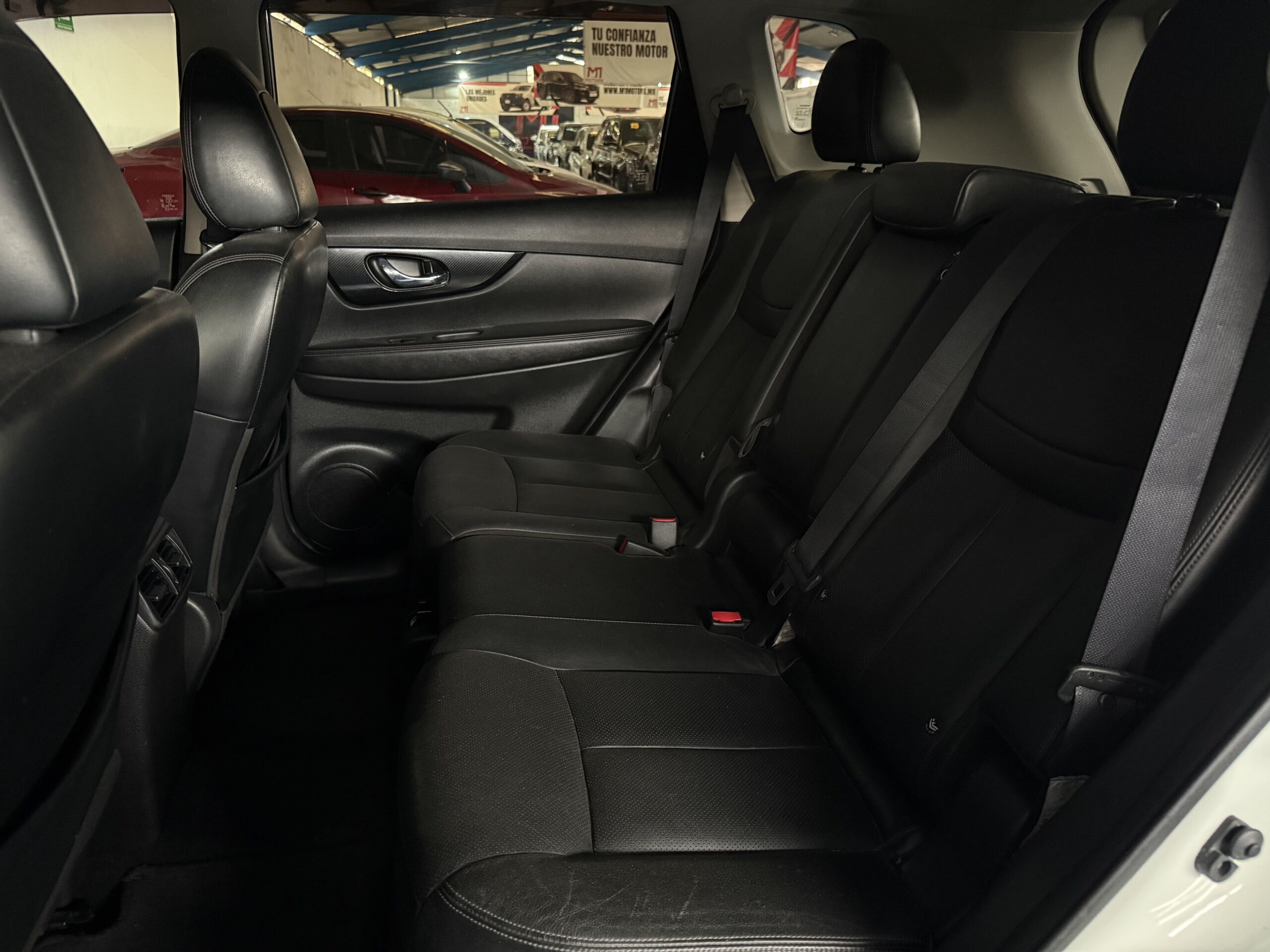 NISSAN X-TRAIL EXCLUSIVE CVT 2 ROW