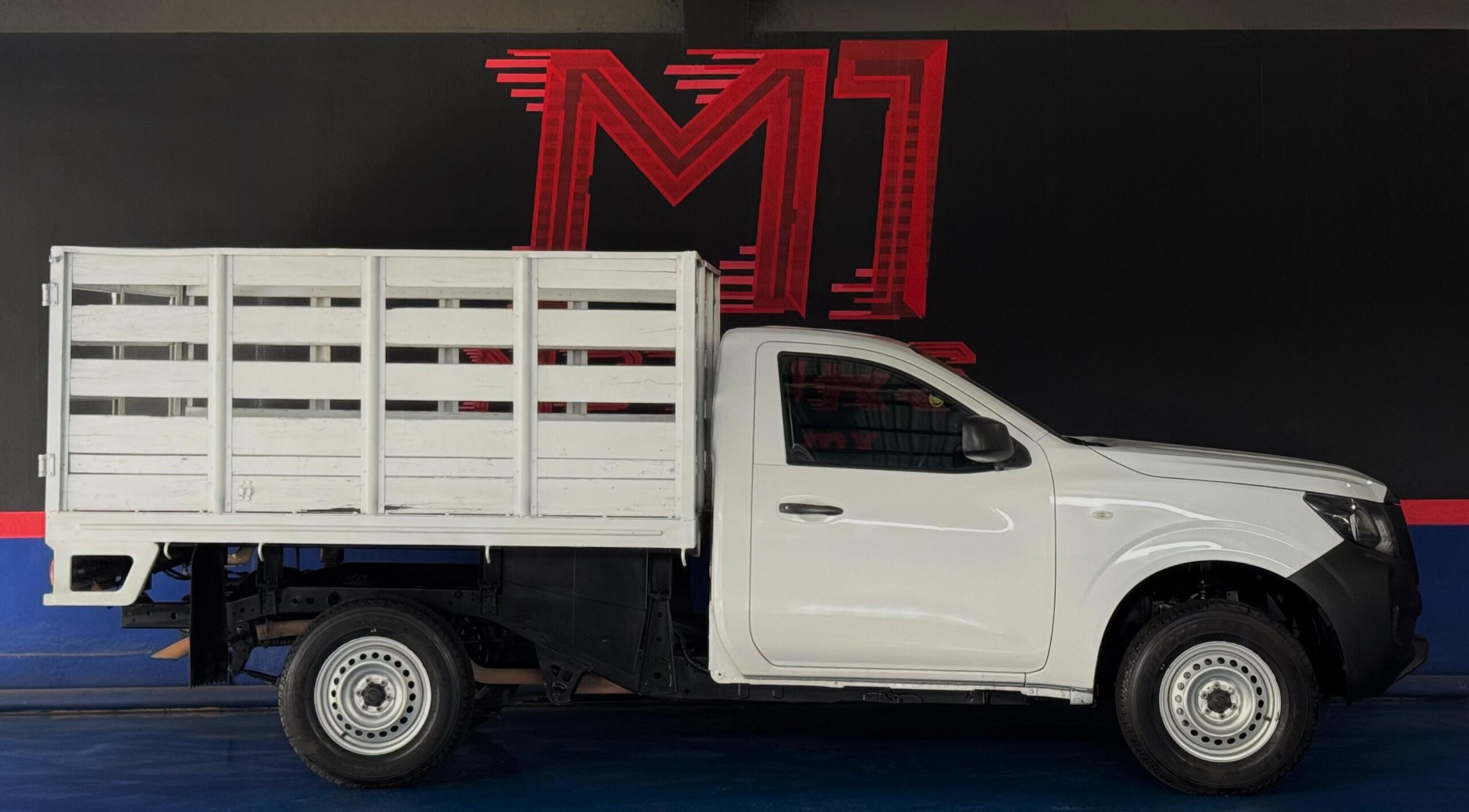 NISSAN NP300 ESTACAS 2021