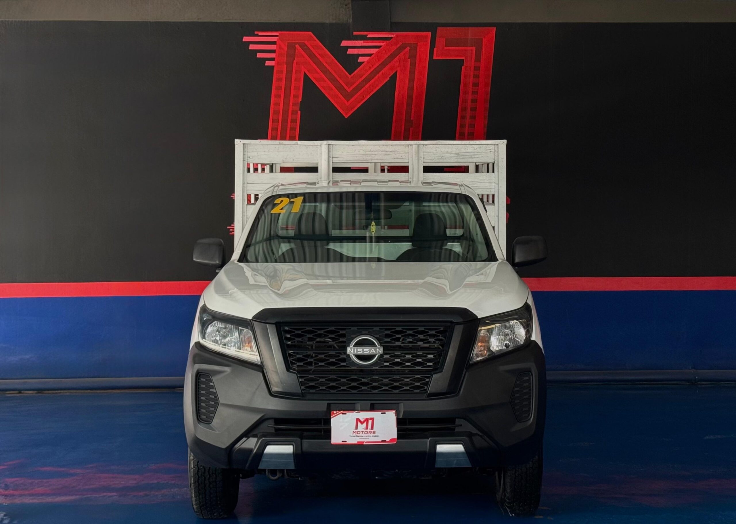 NISSAN NP300 ESTACAS 2021