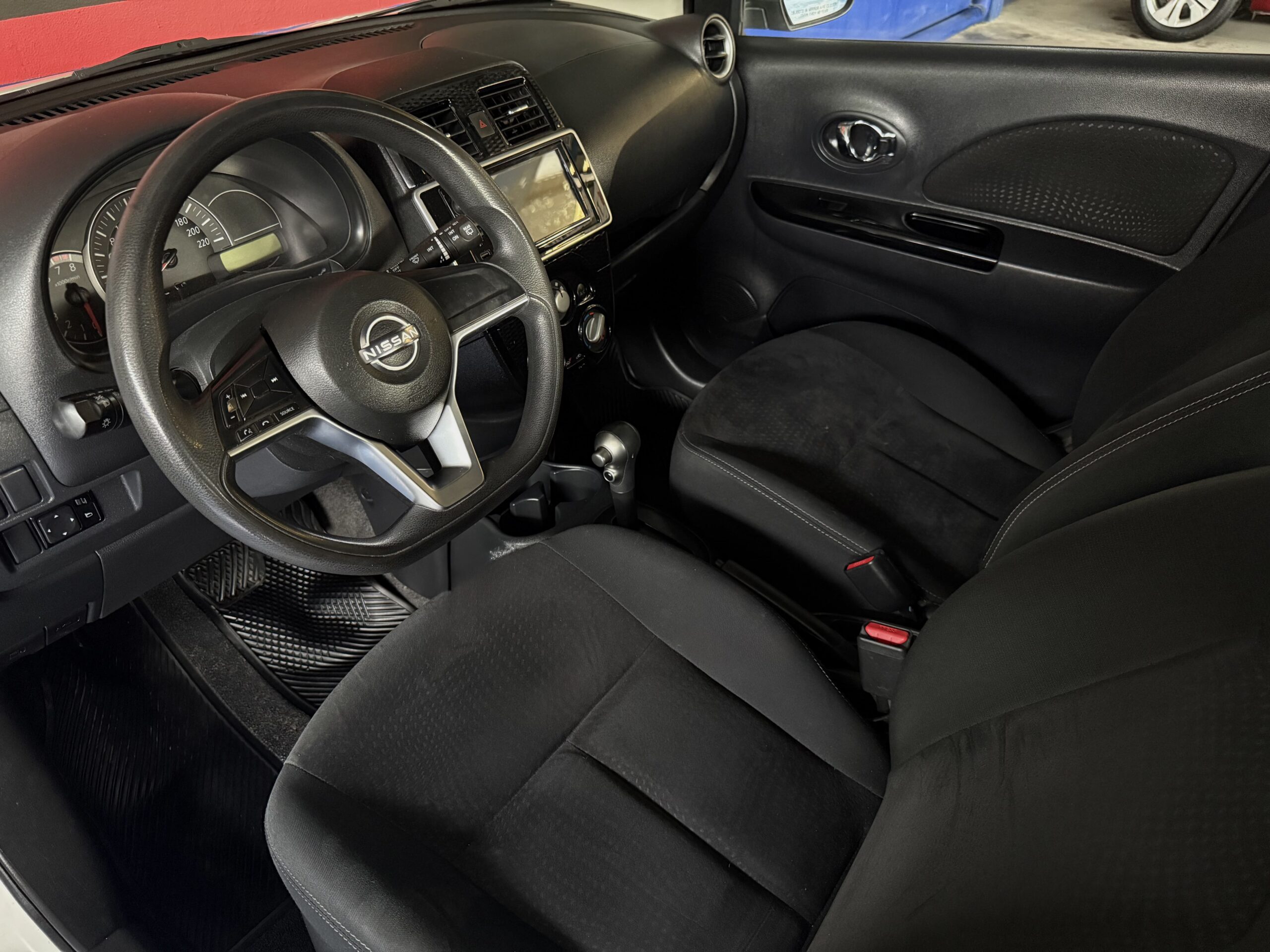 NISSAN MARCH ADVANCE BLANCO 2022