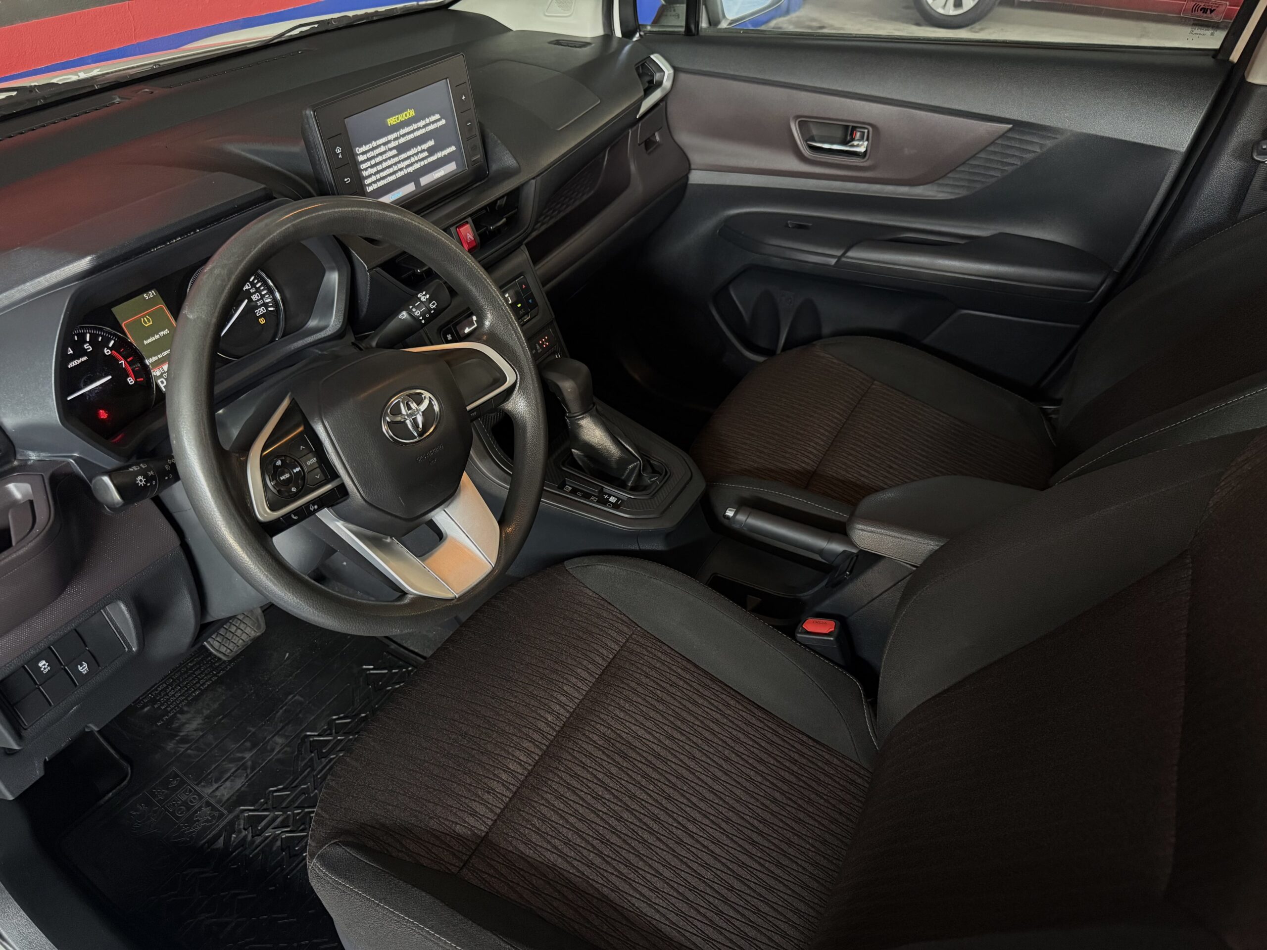 TOYOTA AVANZA XLE 2023