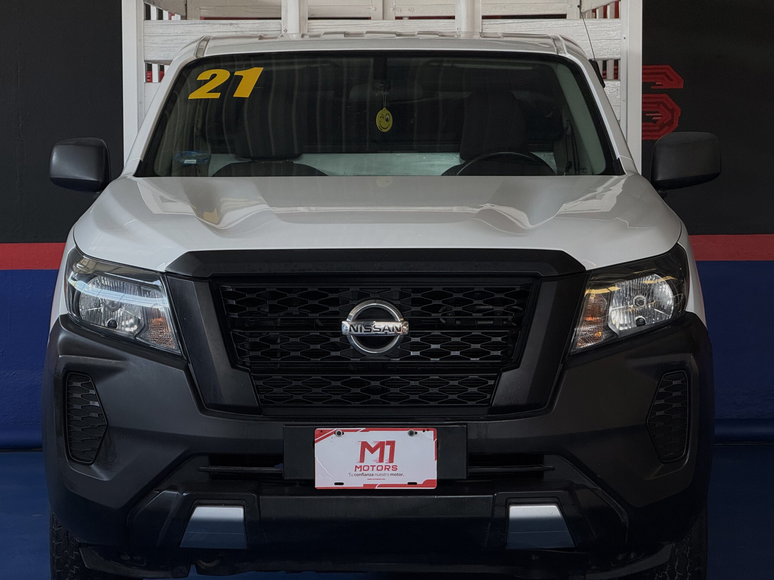 NISSAN NP300 ESTACAS