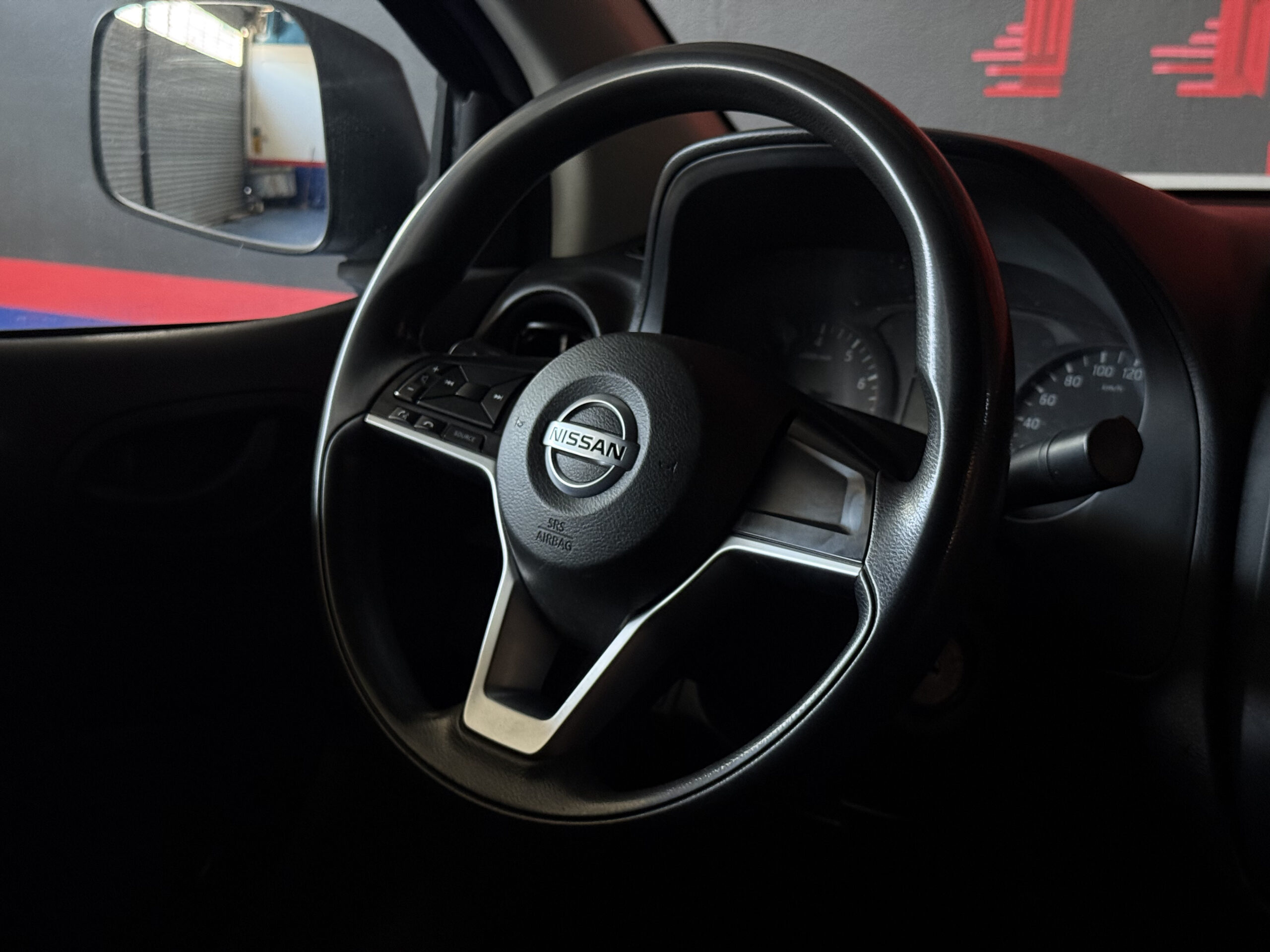 NISSAN NP300 ESTACAS