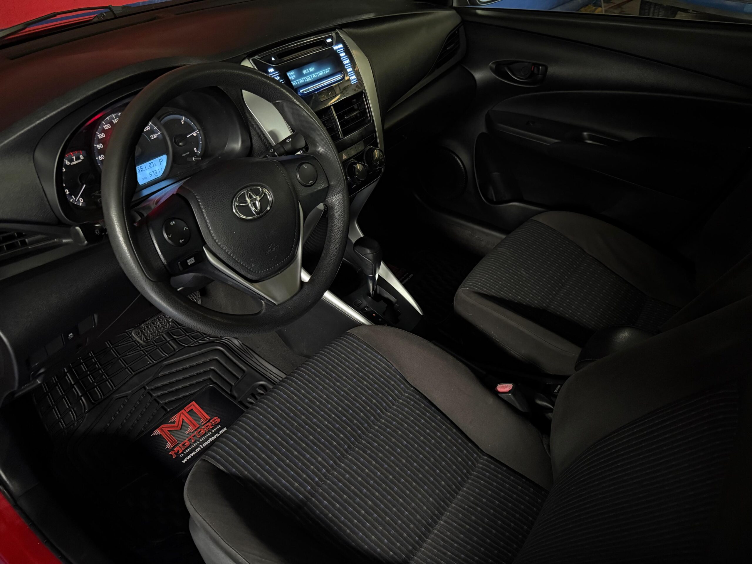 TOYOTA YARIS CORE CVT 2020