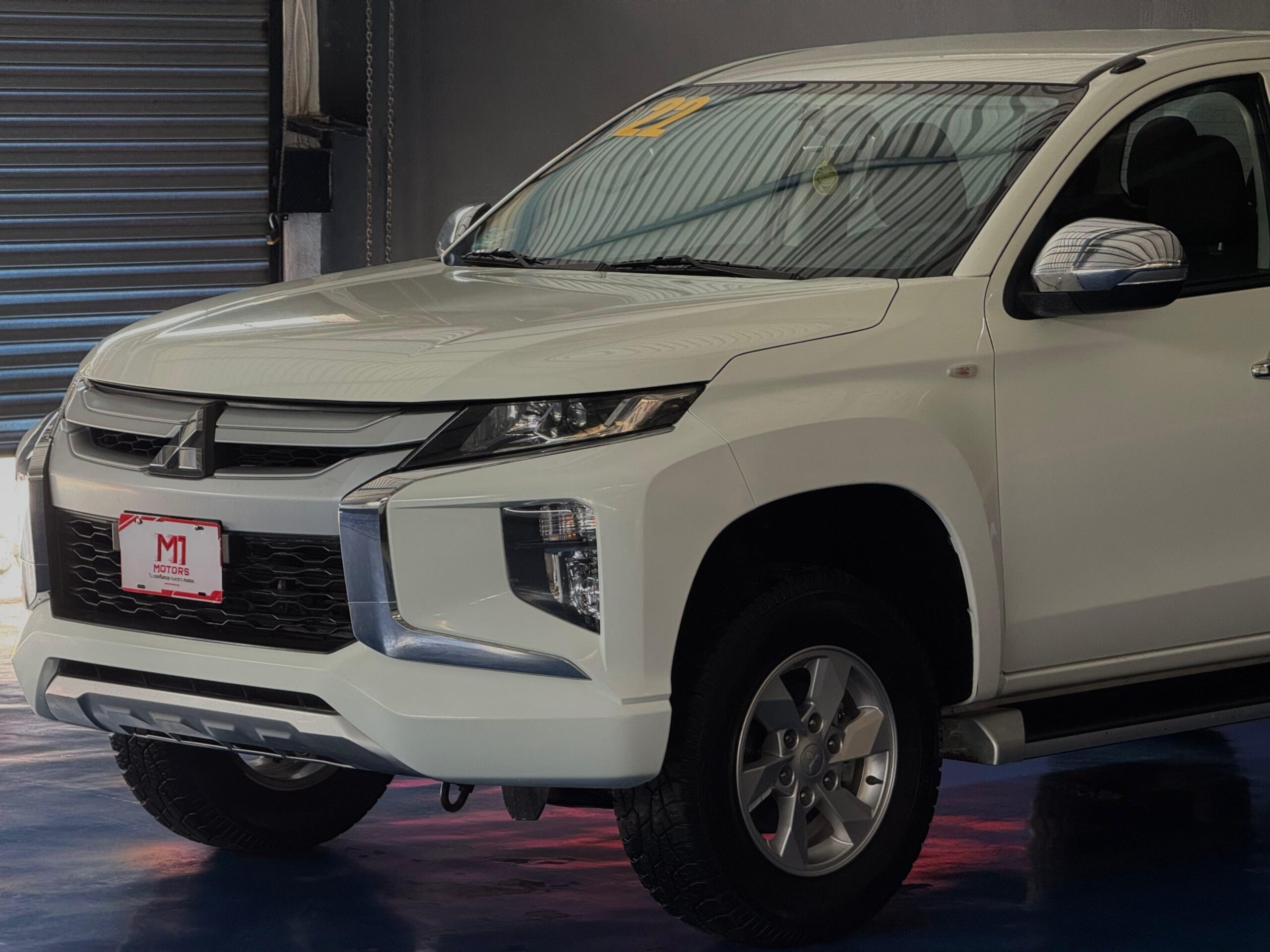 MITSUBISHI L200 GLX DOBLE CABINA 4X2 2022