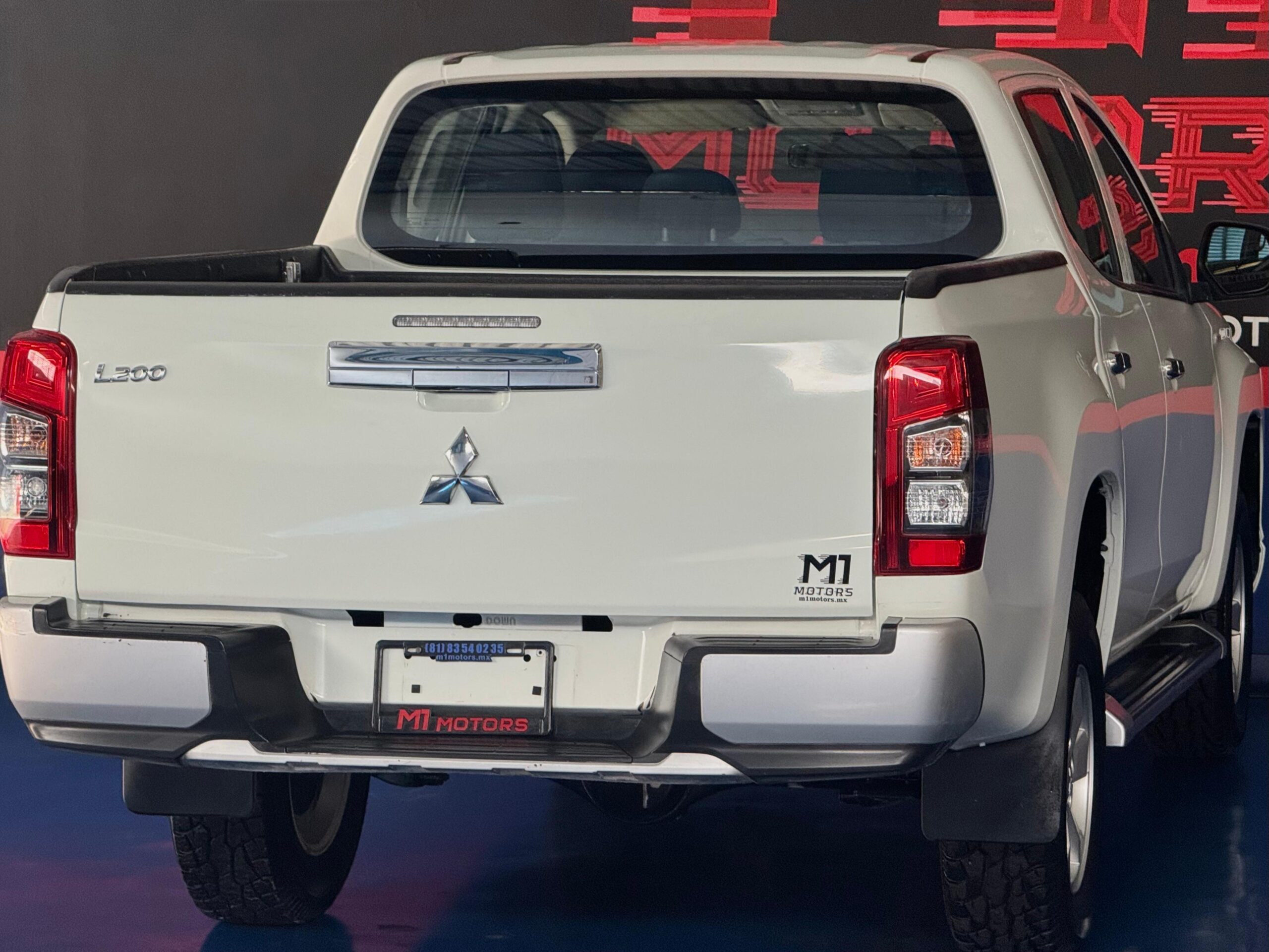 MITSUBISHI L200 GLX DOBLE CABINA 4X2 2022