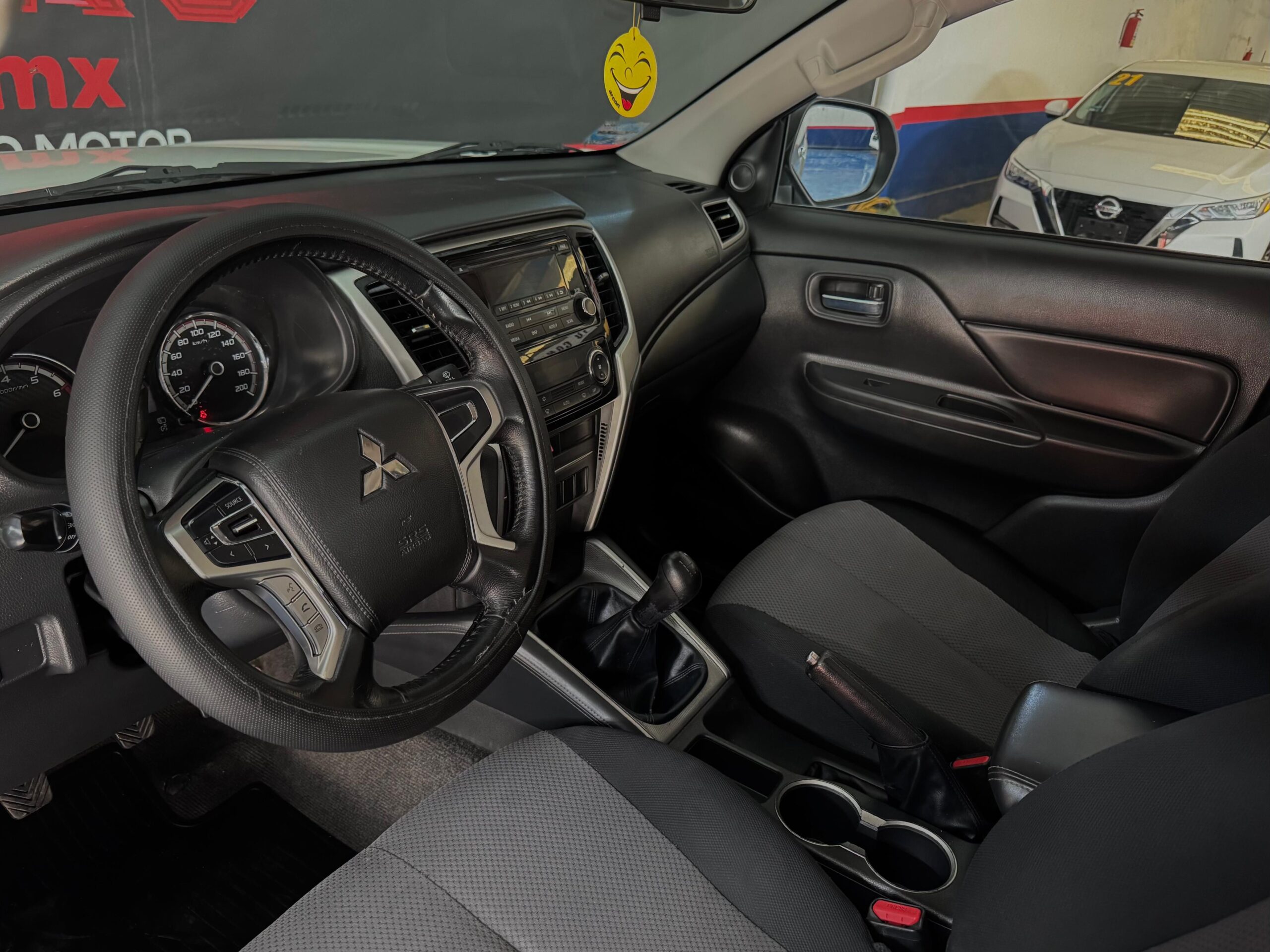 MITSUBISHI L200 GLX DOBLE CABINA 4X2 2022
