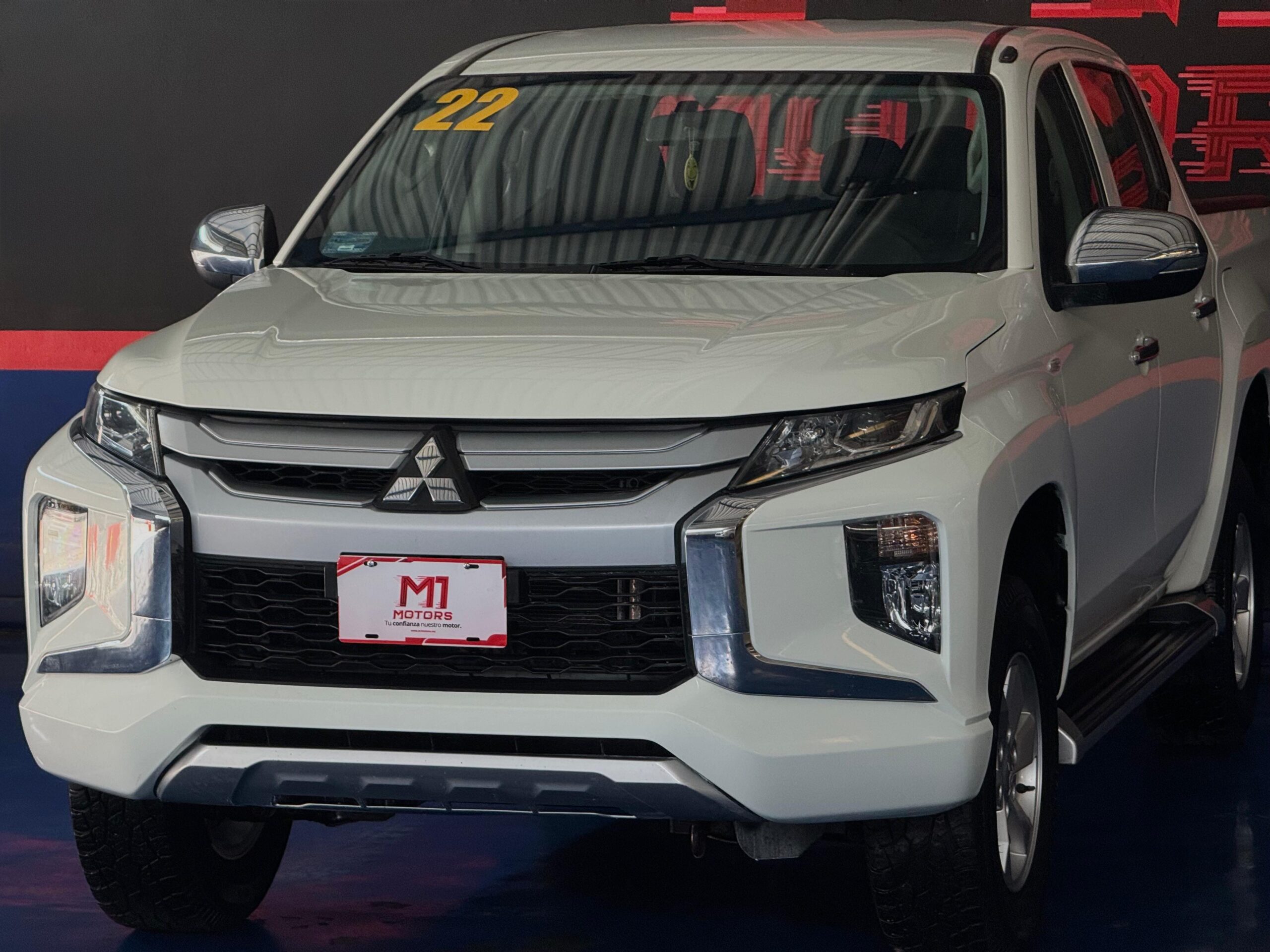 MITSUBISHI L200 GLX DOBLE CABINA 4X2 2022