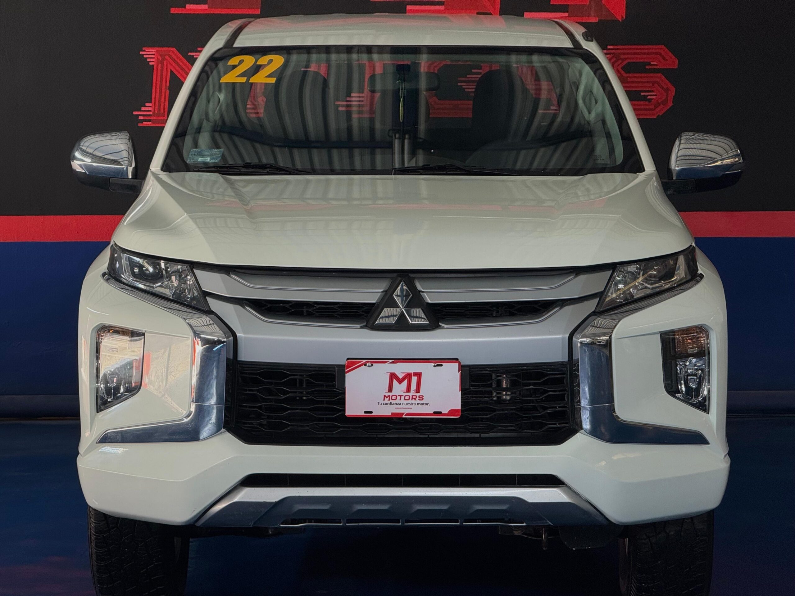 MITSUBISHI L200 GLX DOBLE CABINA 4X2 2022