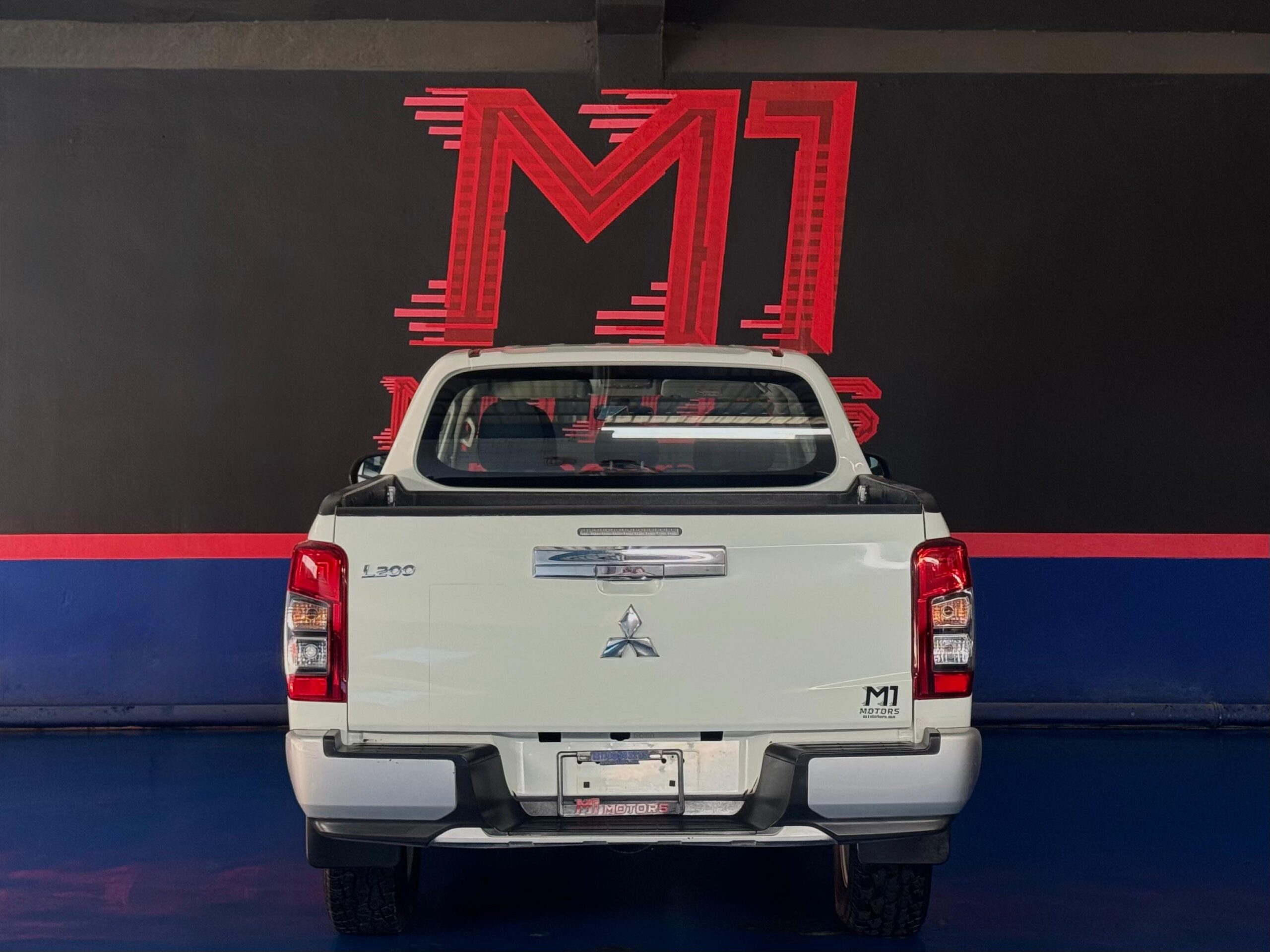 MITSUBISHI L200 GLX DOBLE CABINA 4X2 2022