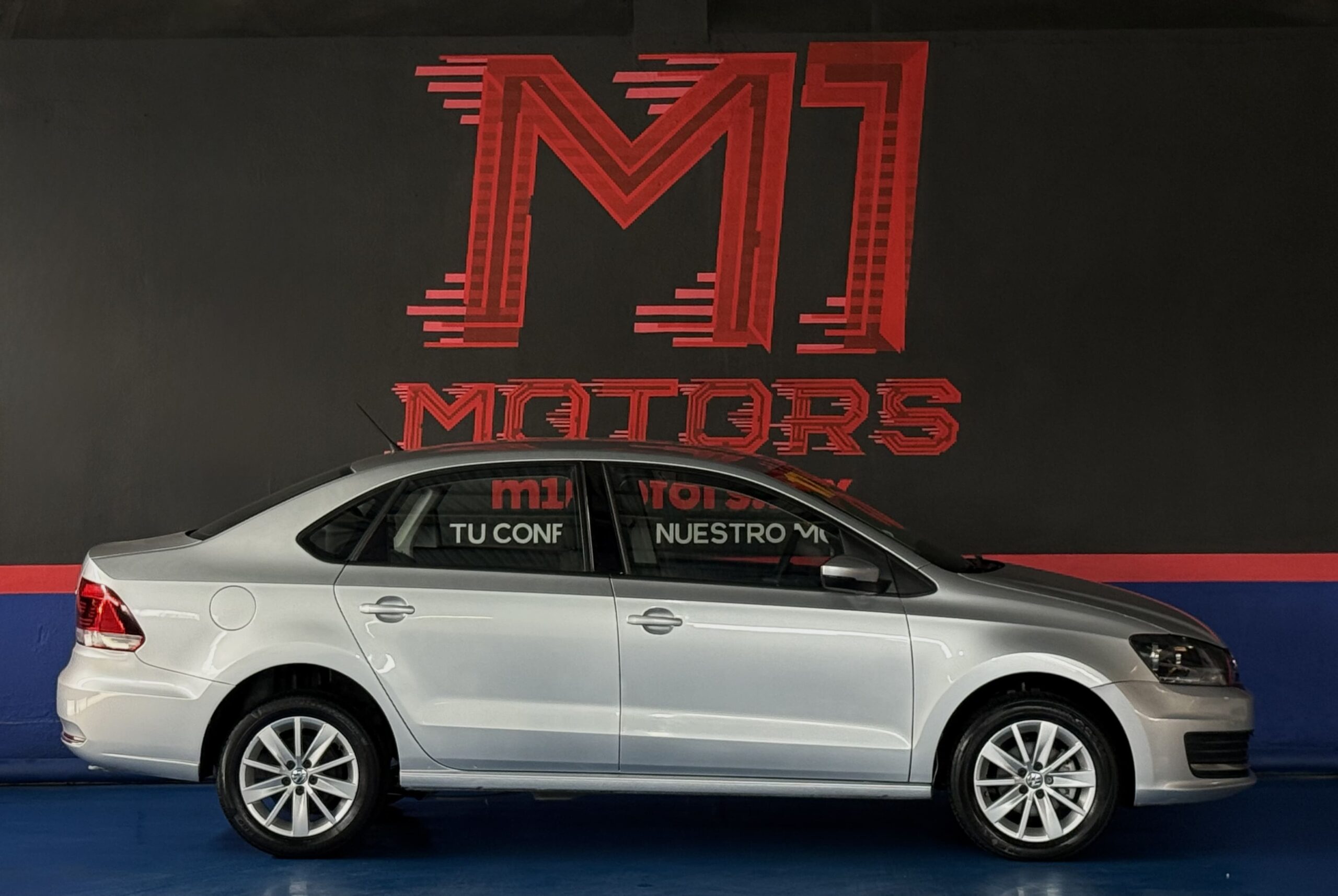 VOLKSWAGEN VENTO COMFORTLINE 2017