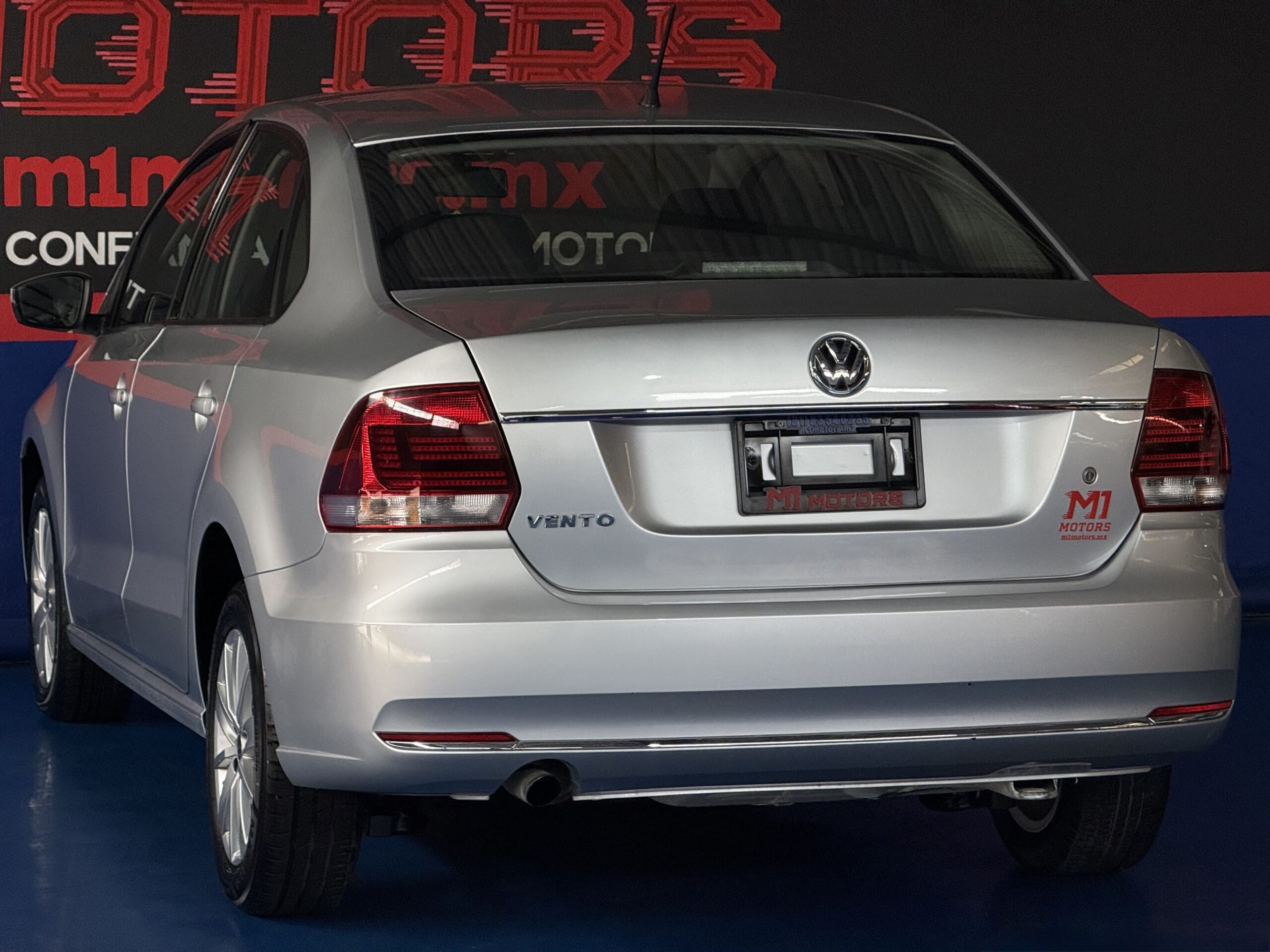 VOLKSWAGEN VENTO COMFORTLINE 2017