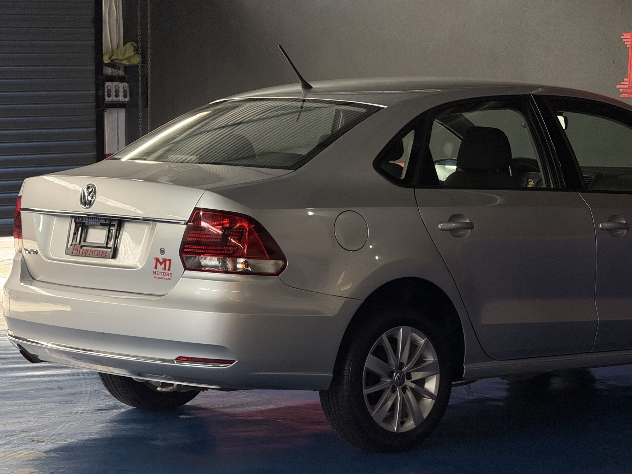 VOLKSWAGEN VENTO COMFORTLINE 2017
