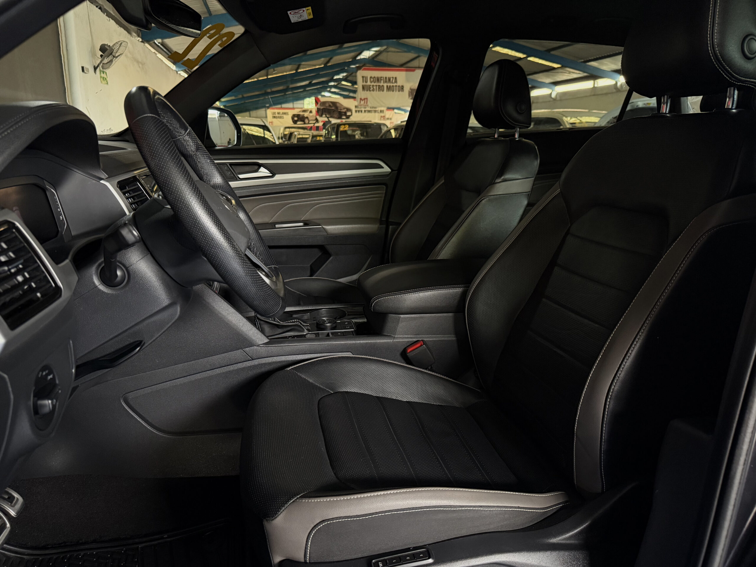VOLKSWAGEN TERAMONT CROSS SPORT R-LINE 2022