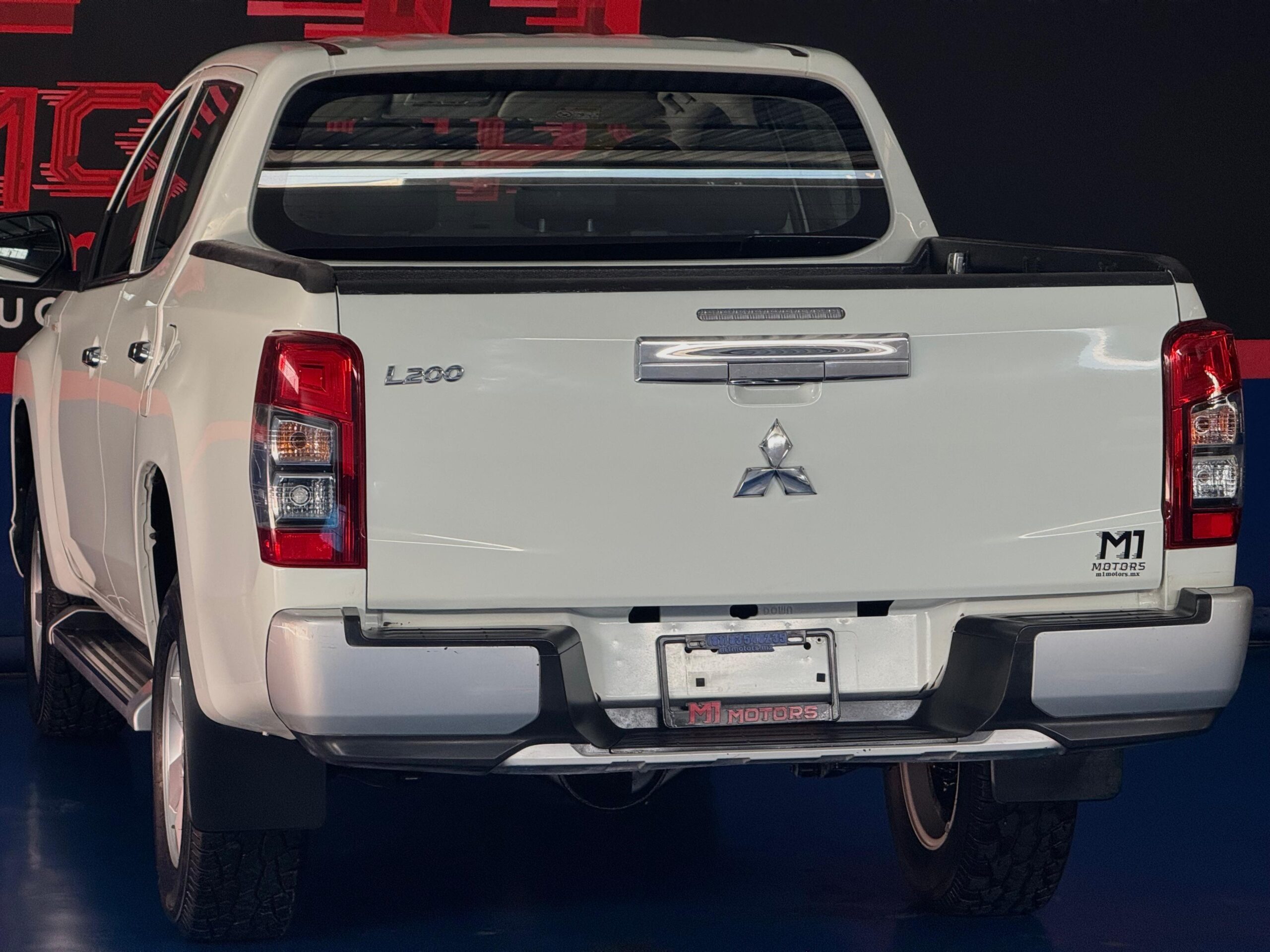 MITSUBISHI L200 GLX DOBLE CABINA 4X2 2022