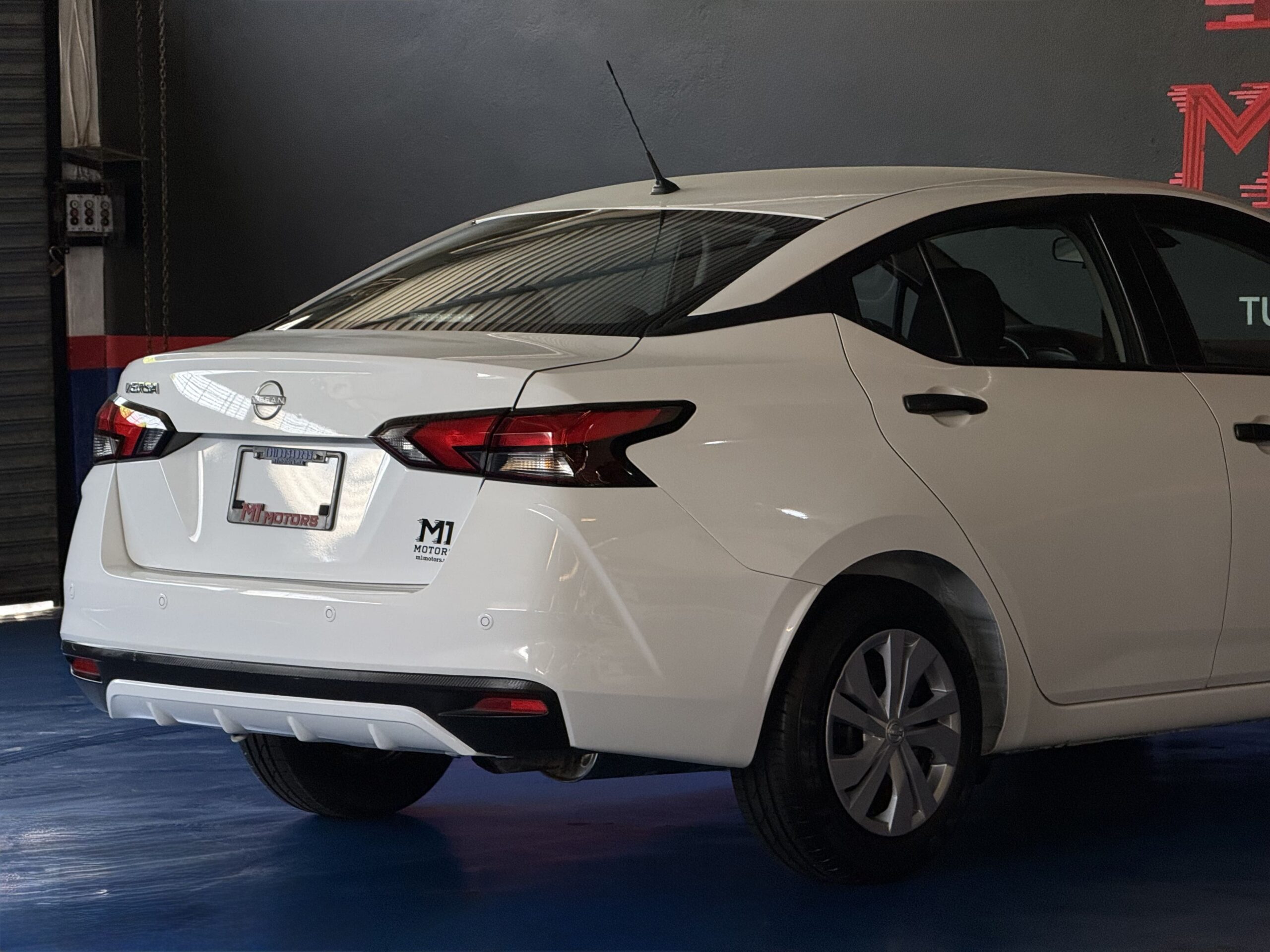 NISSAN VERSA SENSE CVT 2023