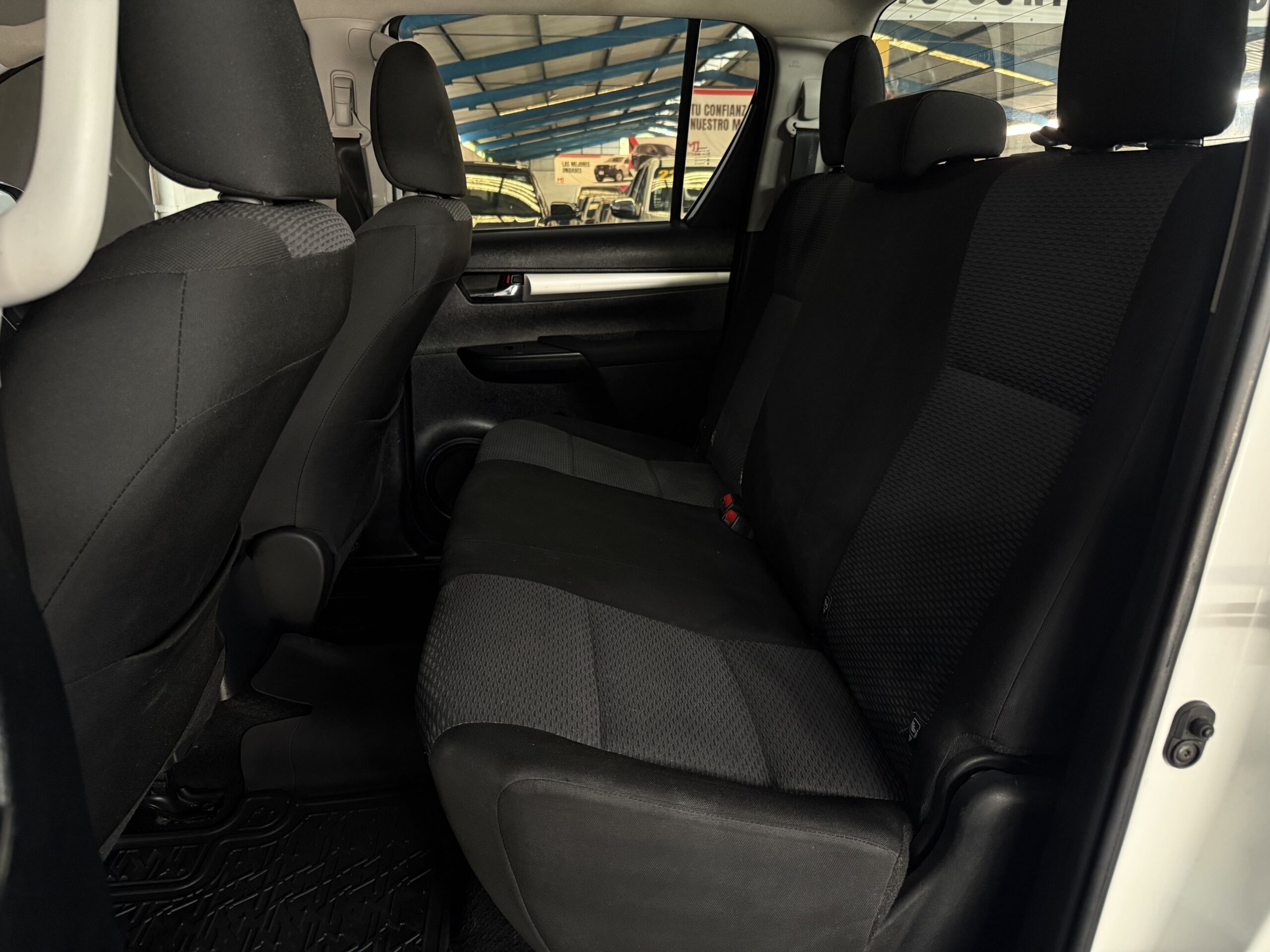TOYOTA HILUX DOBLE CABINA DIESEL 2024