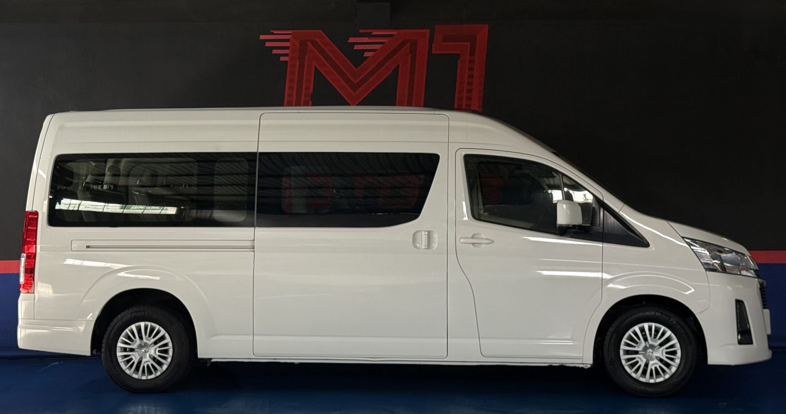 TOYOTA HIACE 12 PAS 2020