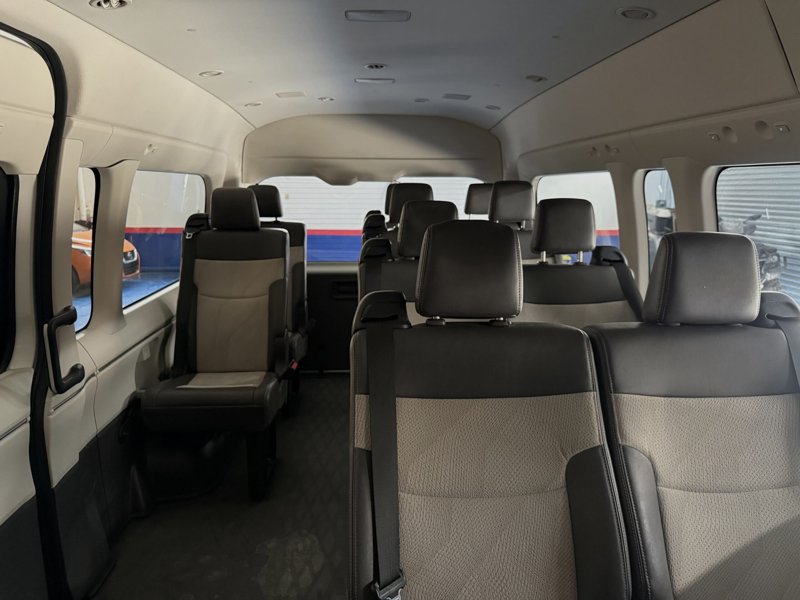 TOYOTA HIACE 12 PAS 2020
