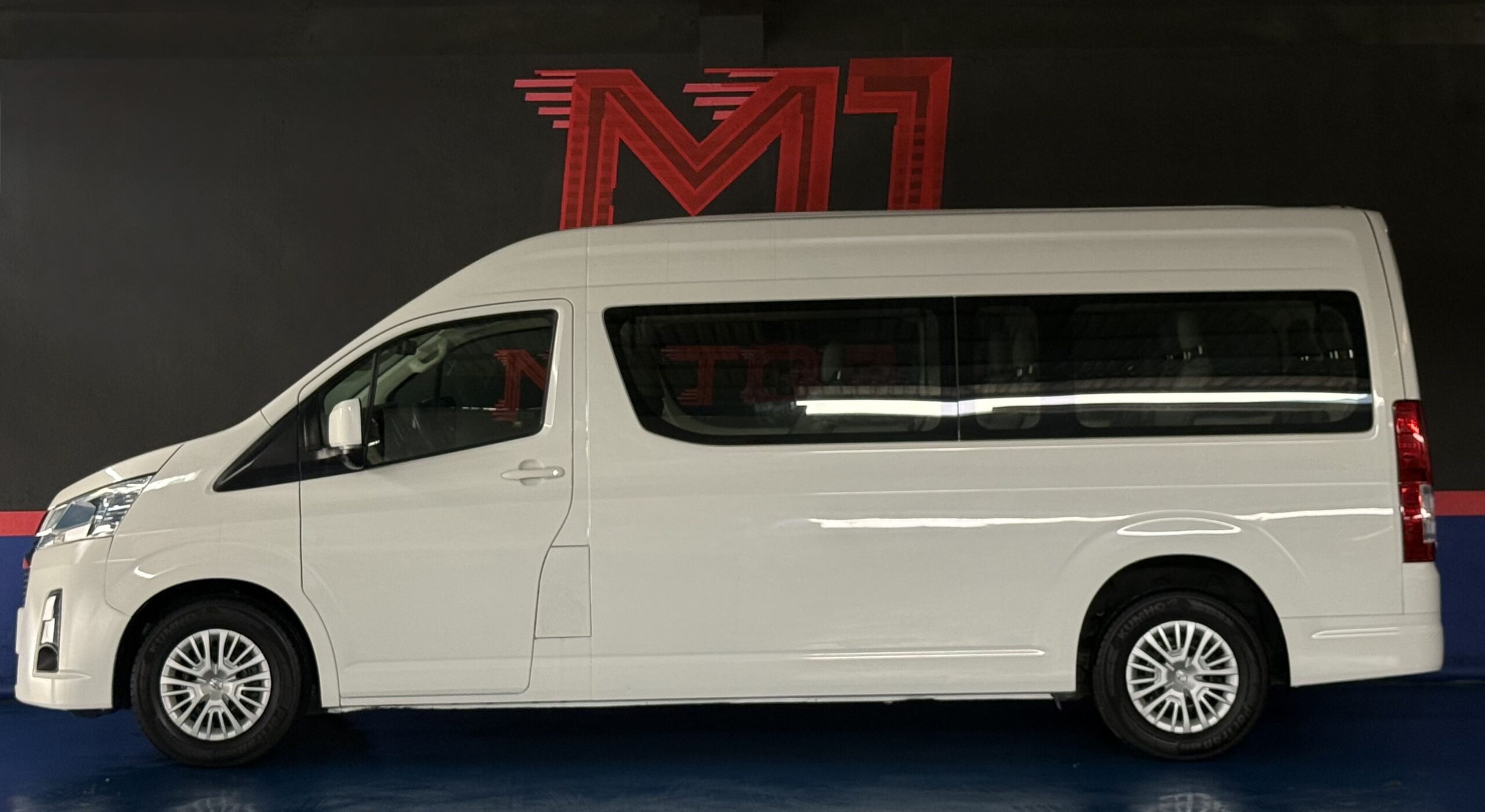 TOYOTA HIACE 12 PAS 2020