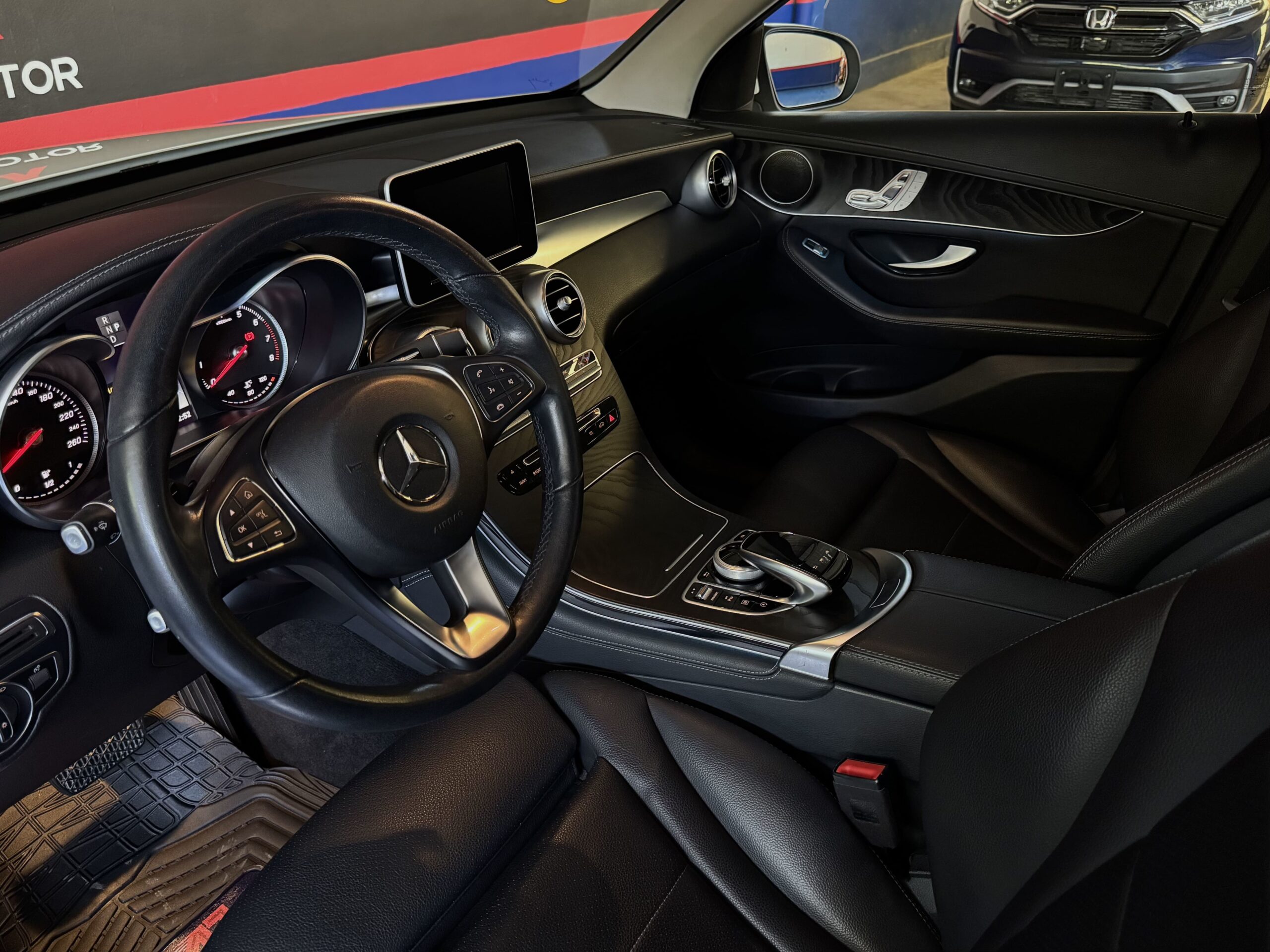 MERCEDES BENZ GLC 300 4MATIC 2019