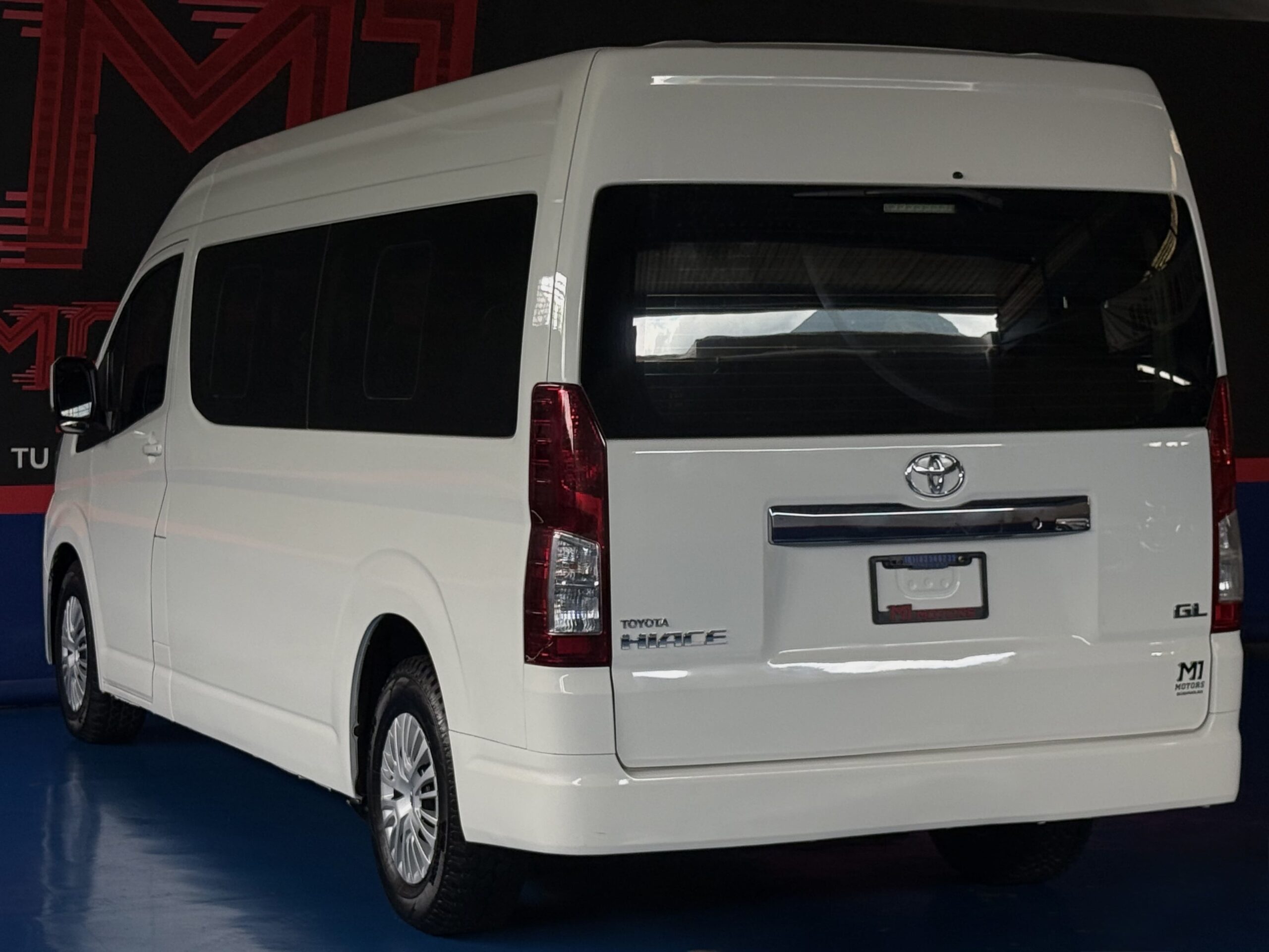 TOYOTA HIACE 12 PASAJEROS 2022