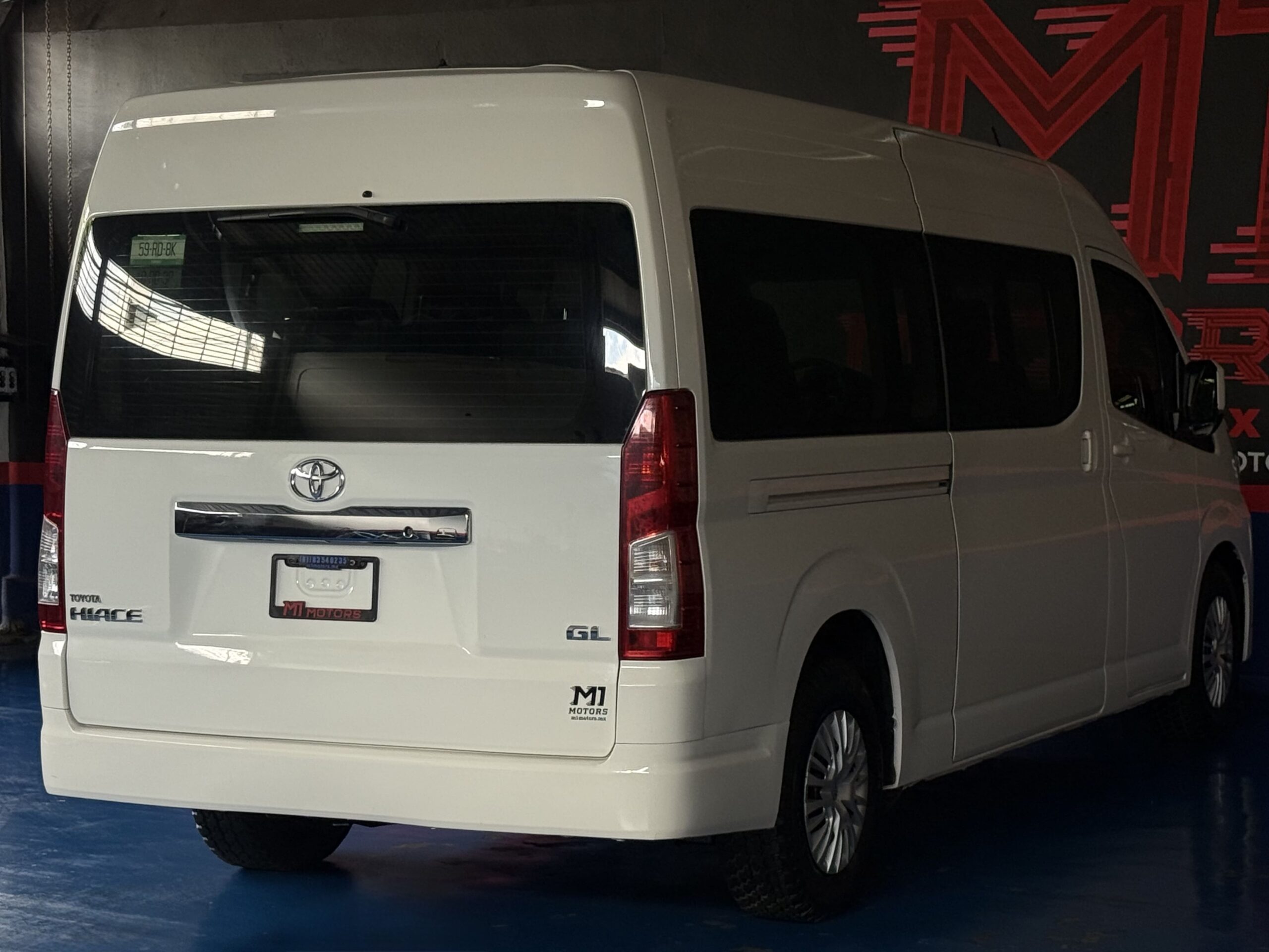 TOYOTA HIACE 12 PASAJEROS 2022