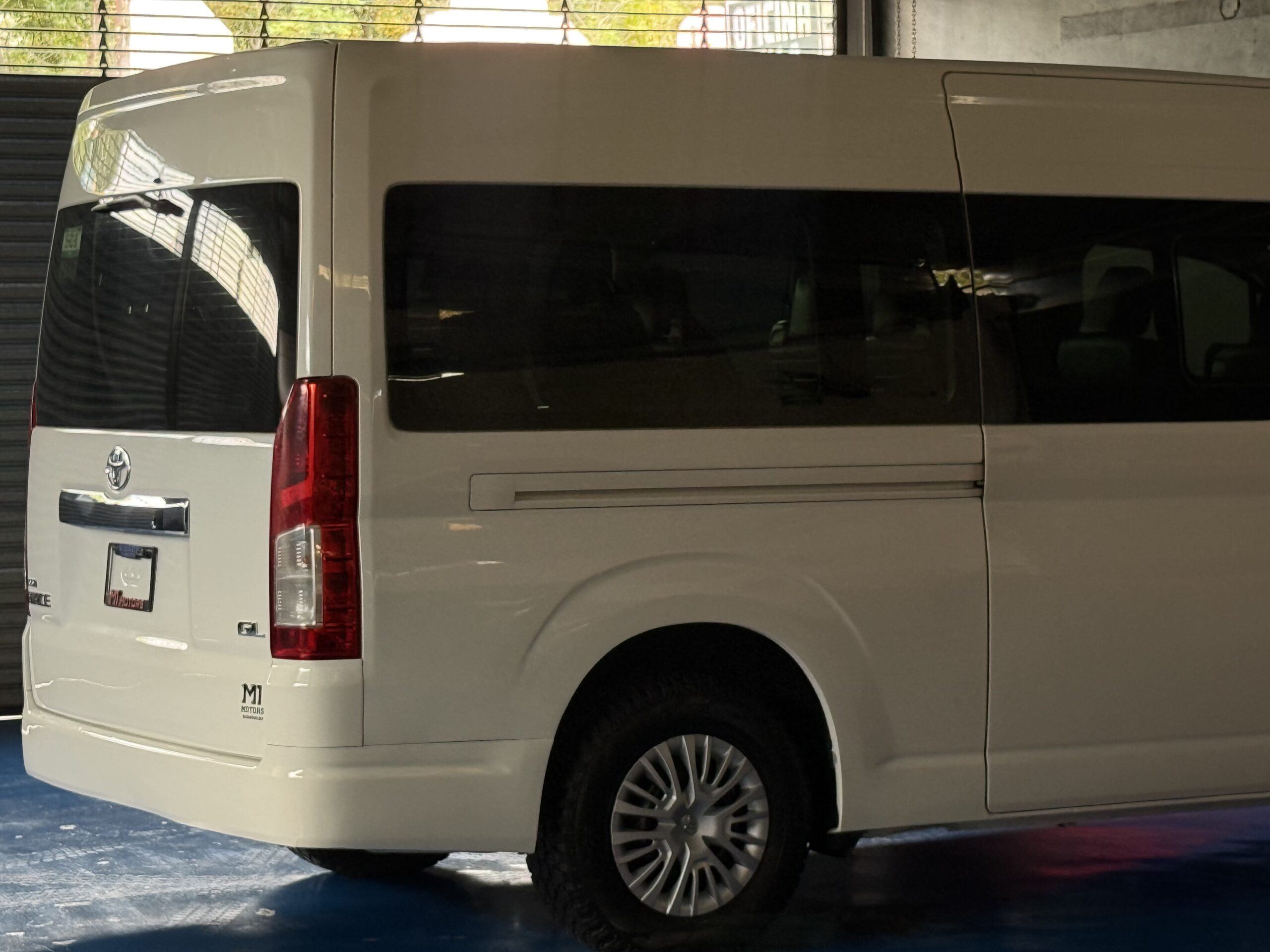 TOYOTA HIACE 12 PASAJEROS 2022