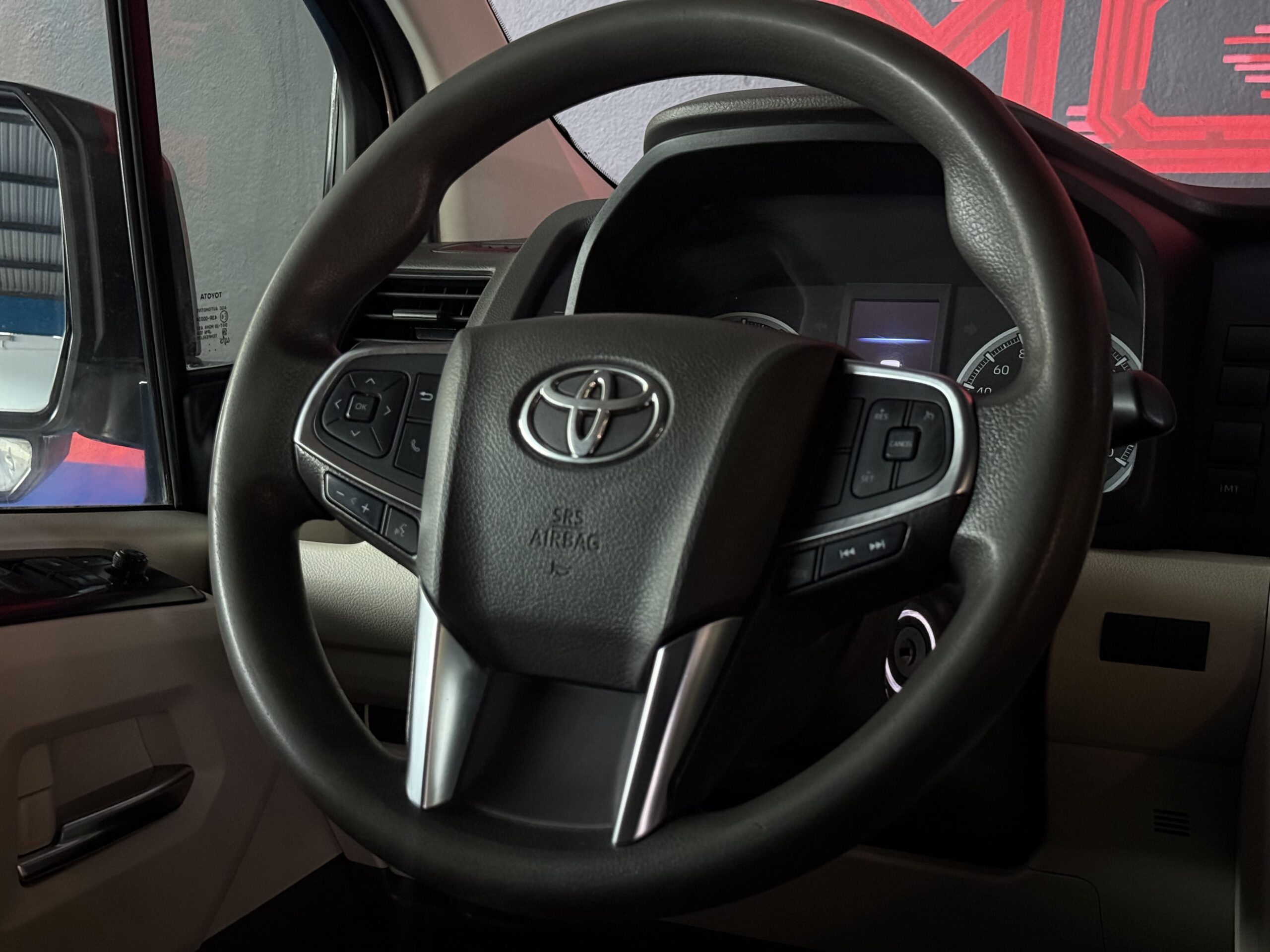 TOYOTA HIACE 12 PASAJEROS 2022
