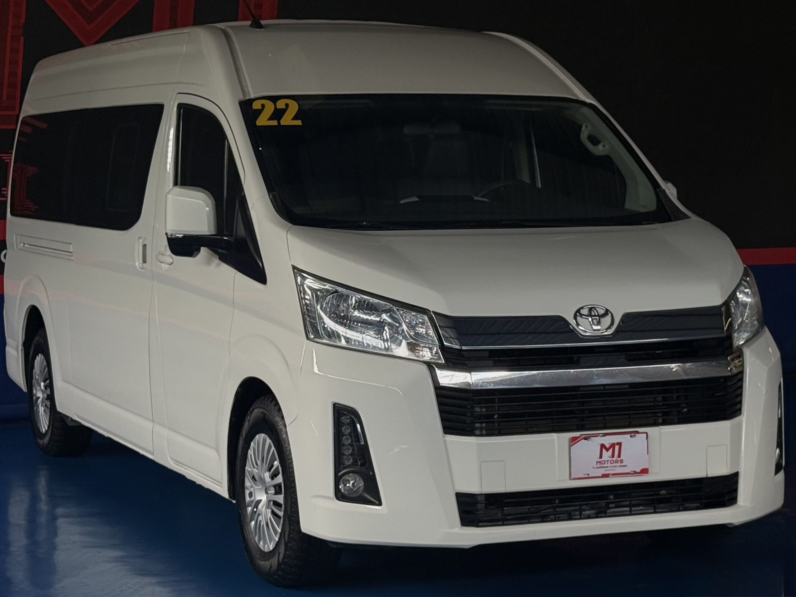 TOYOTA HIACE 12 PASAJEROS 2022