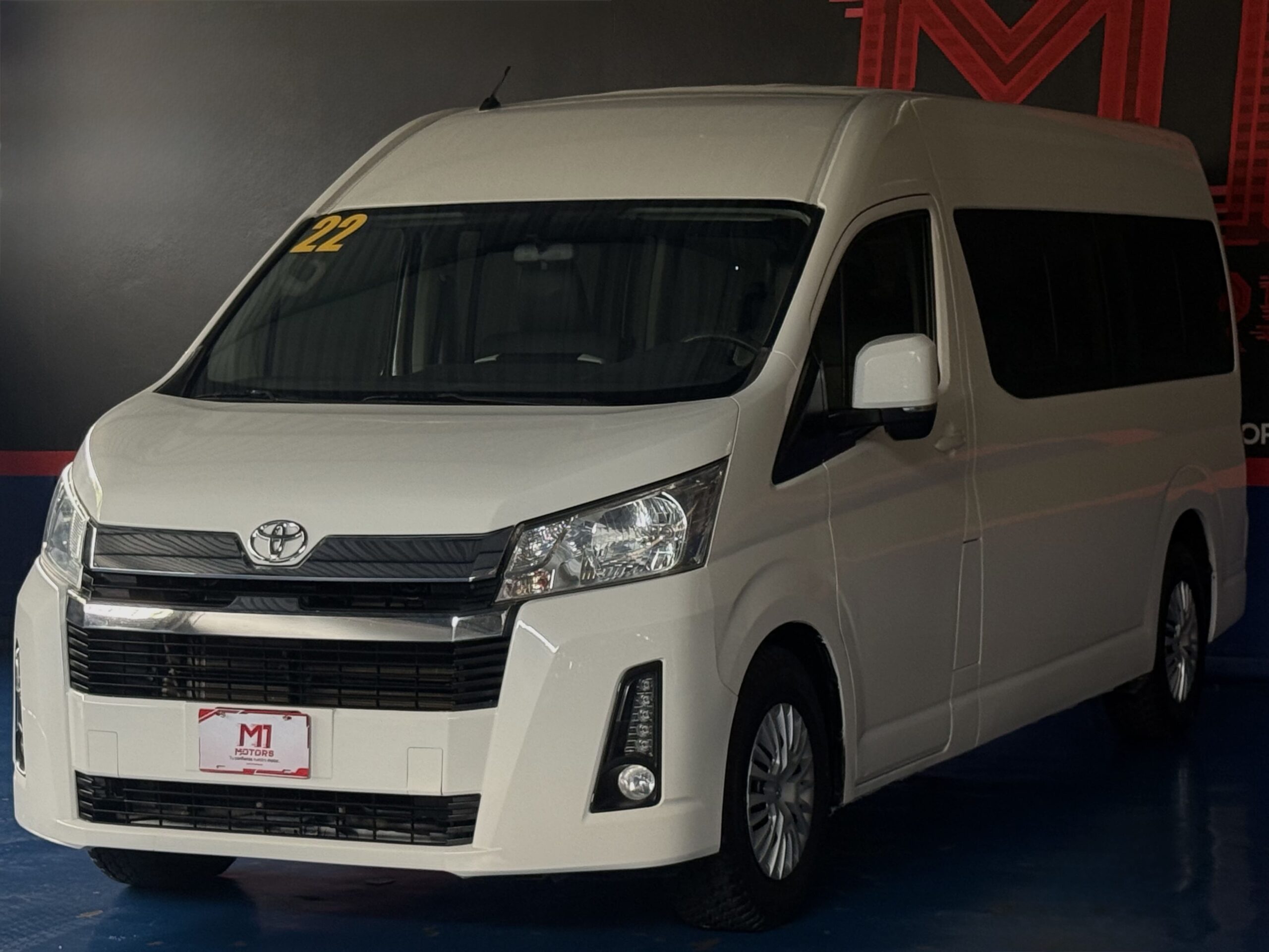 TOYOTA HIACE 12 PASAJEROS 2022