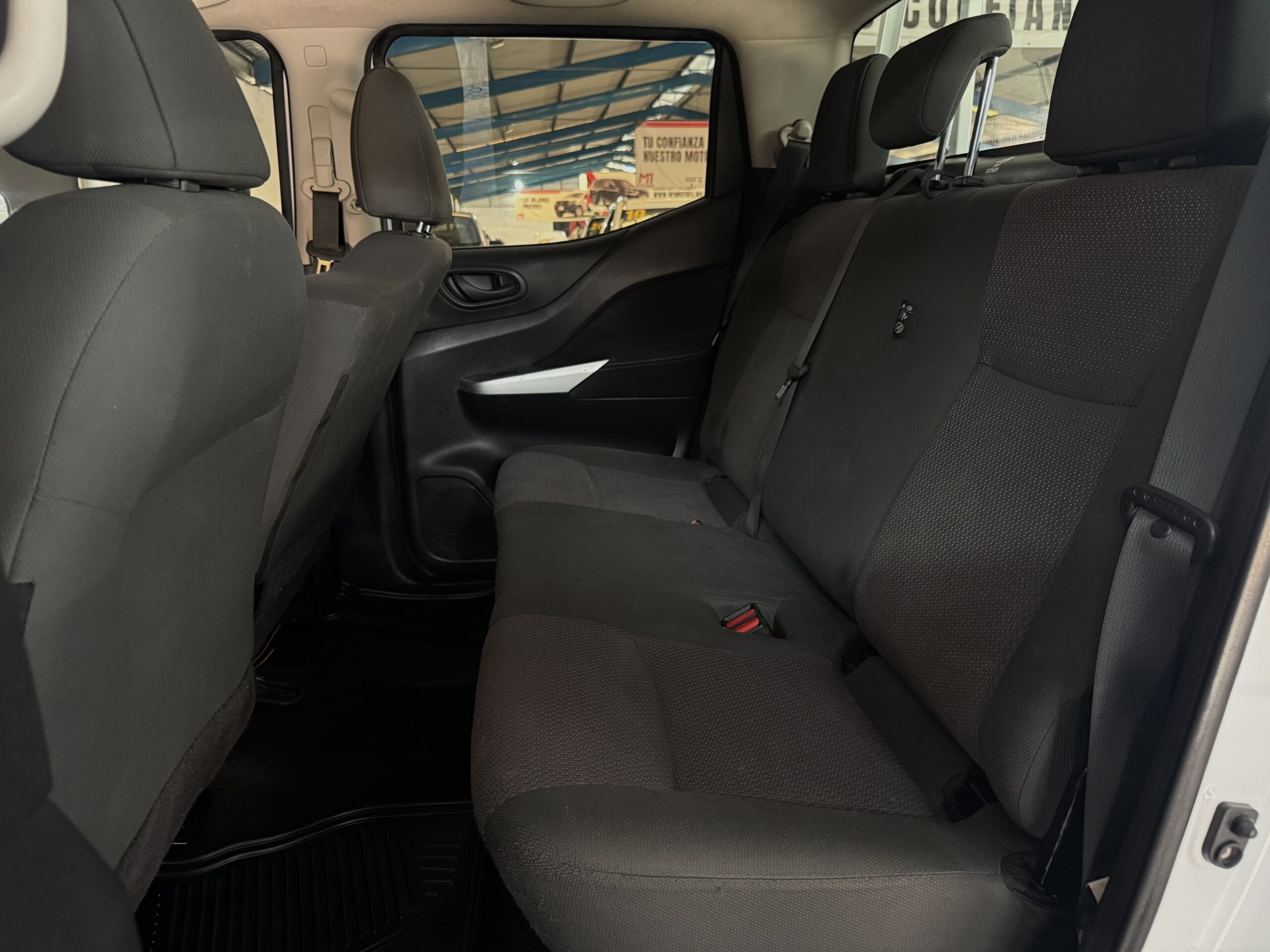 NISSAN NP300 FRONTIER DOBLE CABINA DIESEL 4X4 TM
