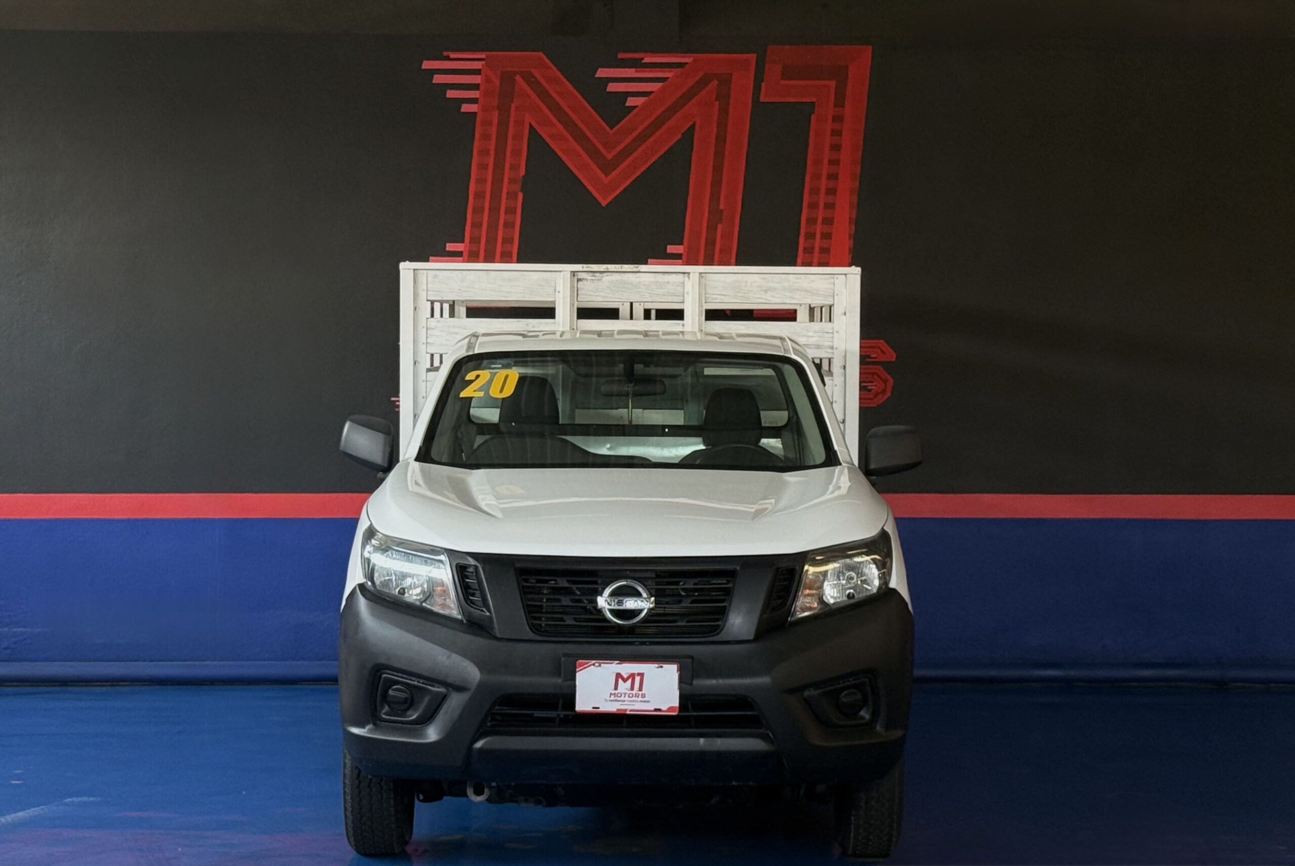 NISSAN NP300 ESTACAS 2020