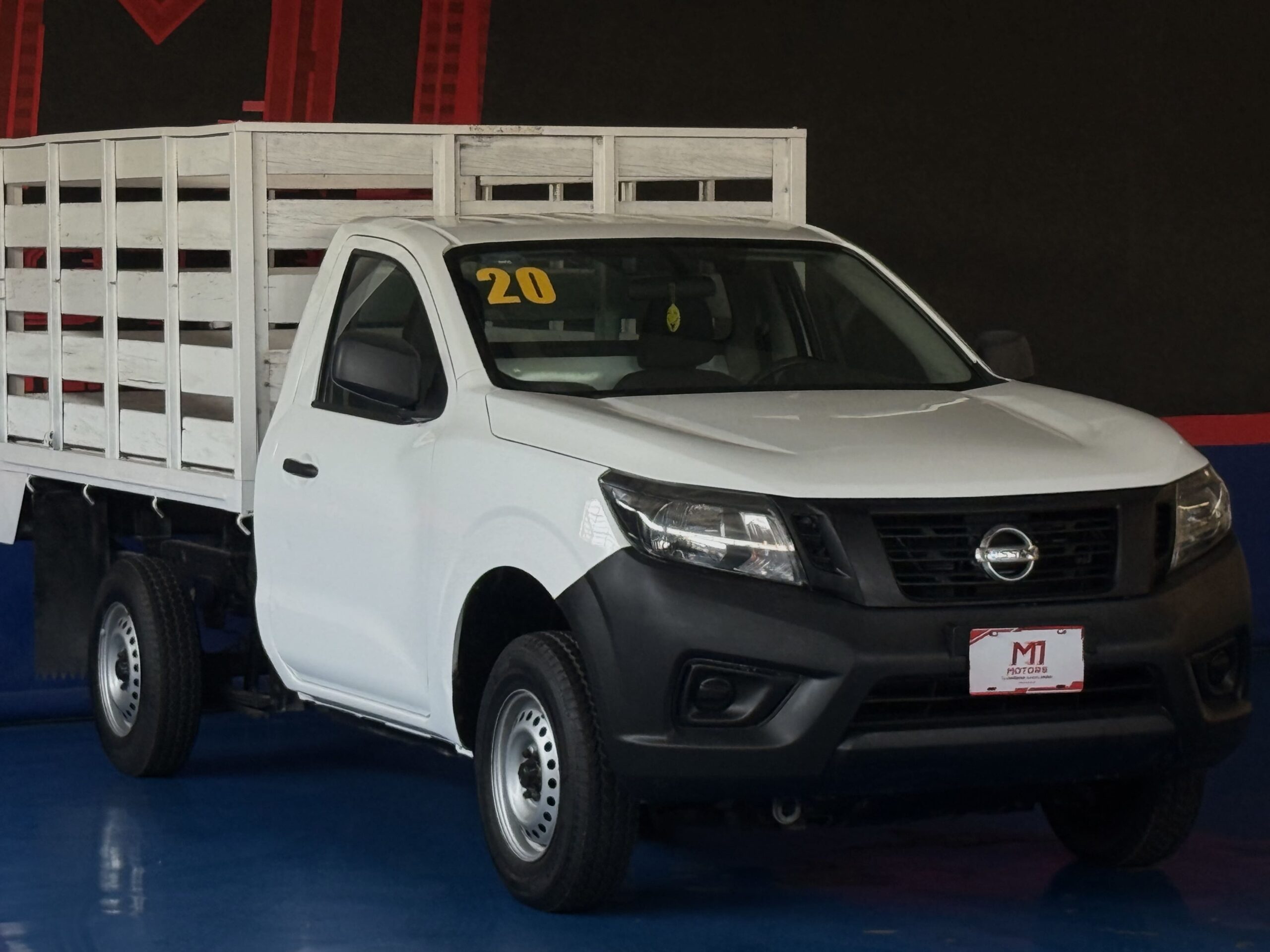 NISSAN NP300 ESTACAS 2020