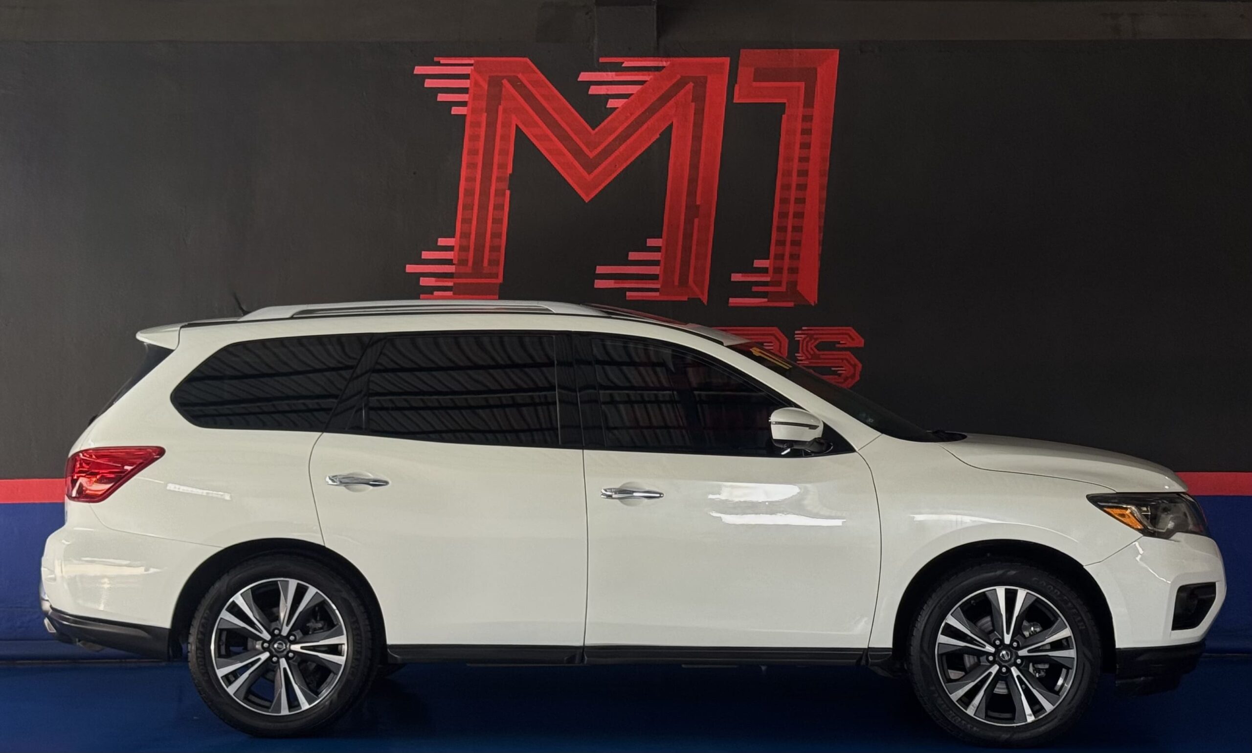 NISSAN PATHFINDER NP EXCLUSIVE 2017
