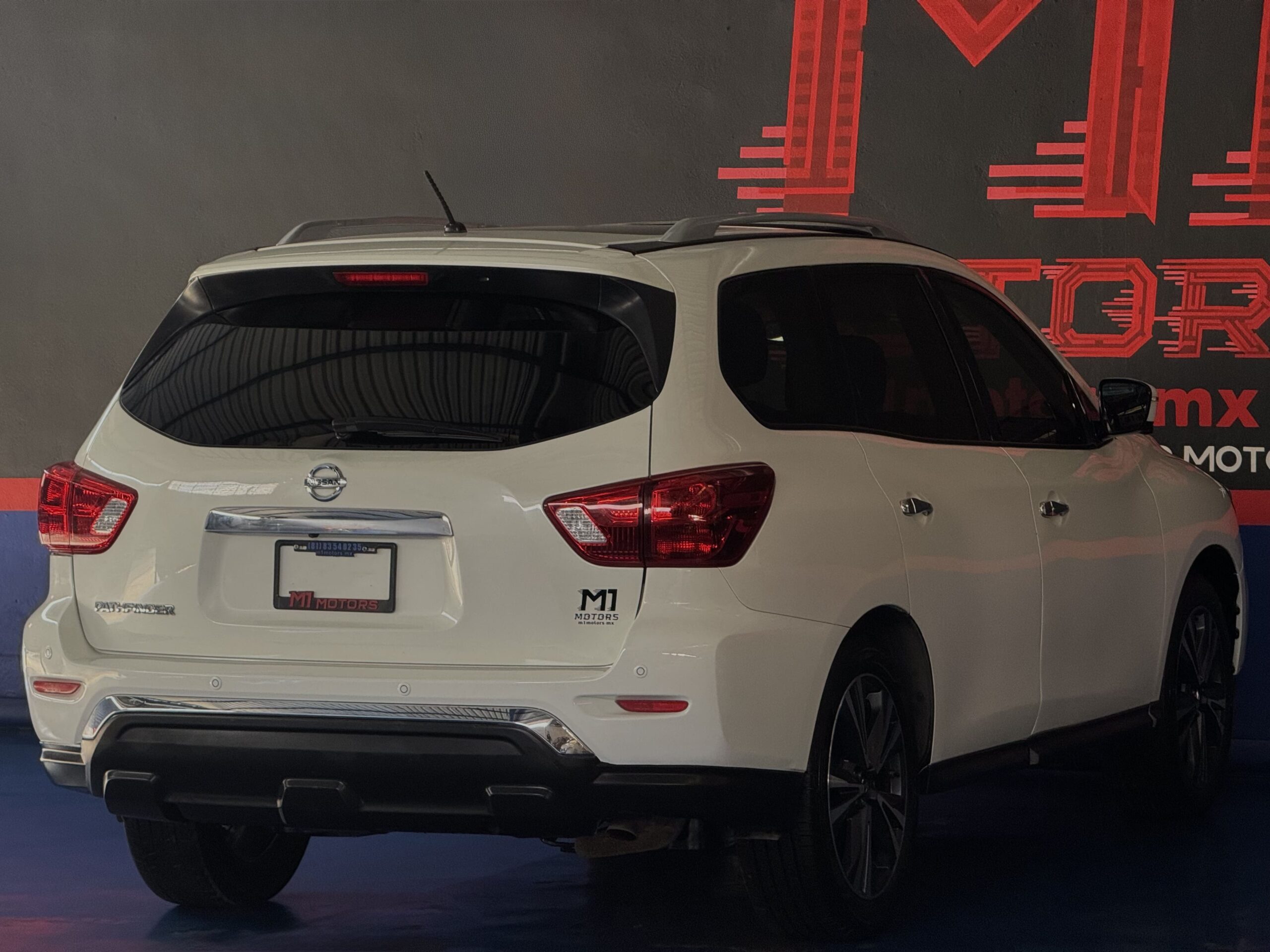NISSAN PATHFINDER NP EXCLUSIVE 2017