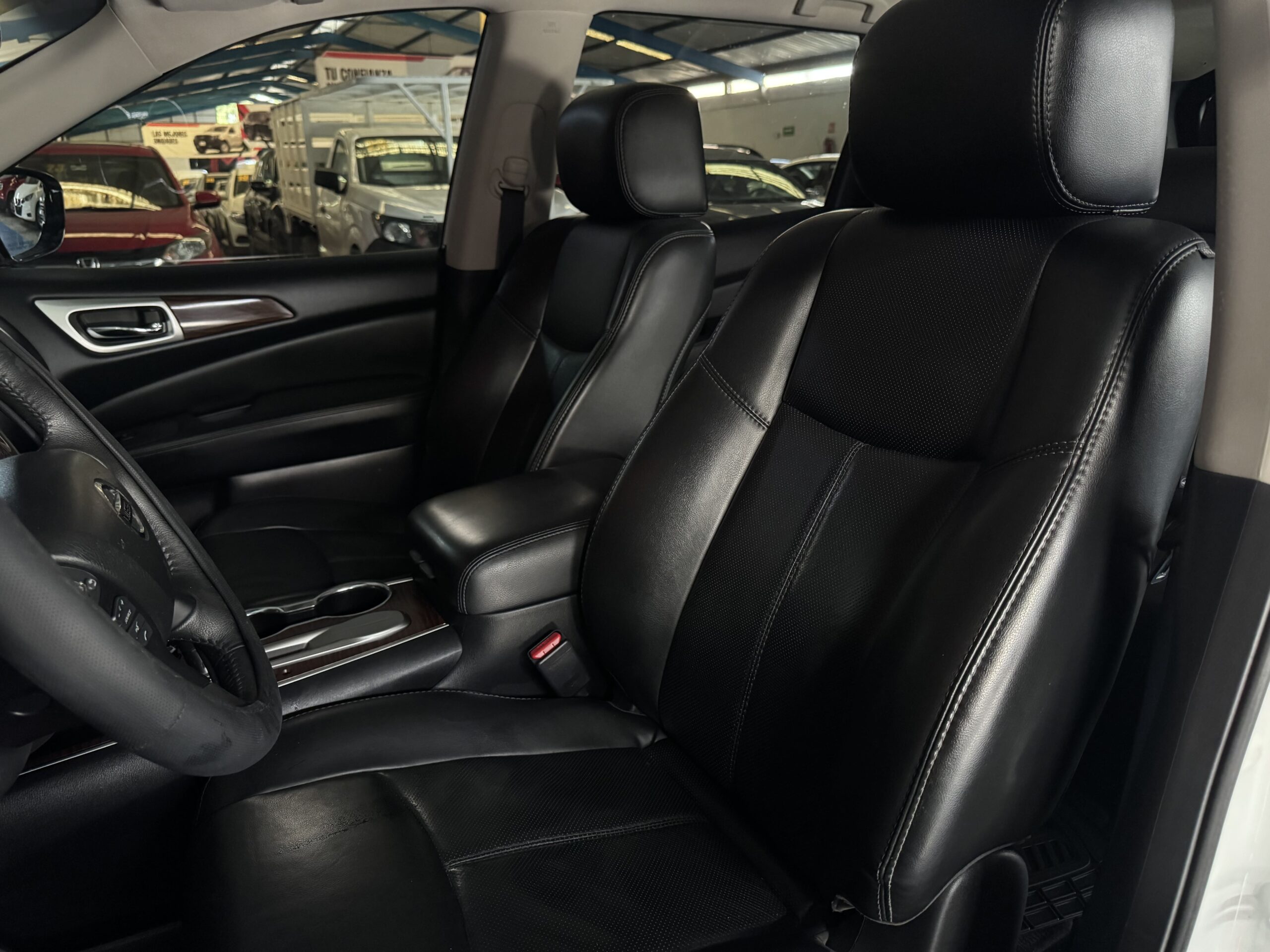 NISSAN PATHFINDER NP EXCLUSIVE 2017