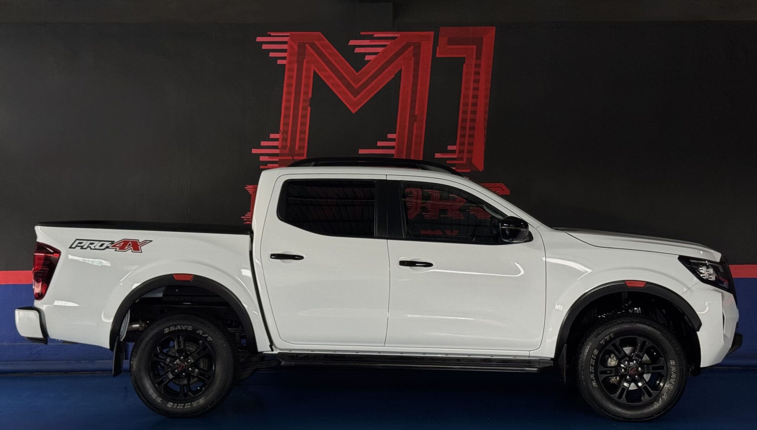 NISSAN FRONTIER PRO-4X 4X4 AT 2023