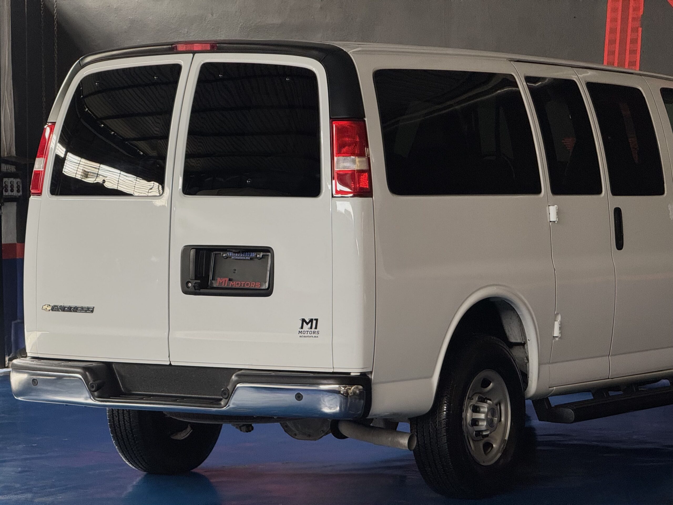 CHEVROLET EXPRESS VAN LS 12PAS 2023