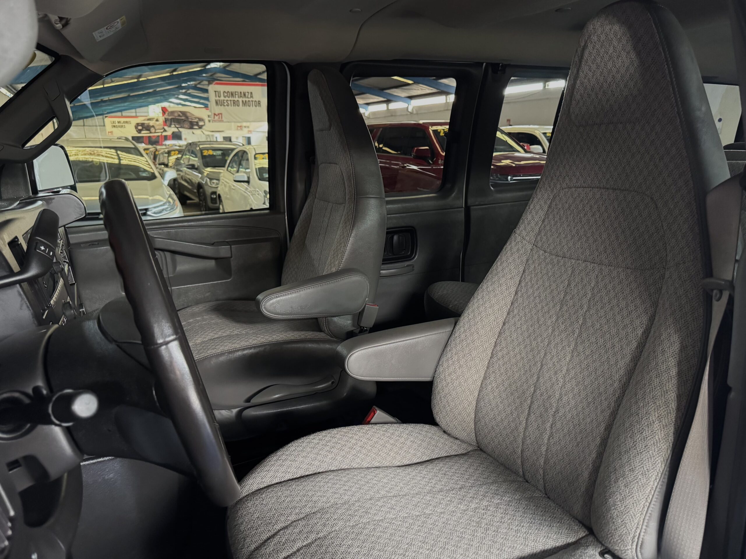 CHEVROLET EXPRESS VAN LS 12PAS 2023