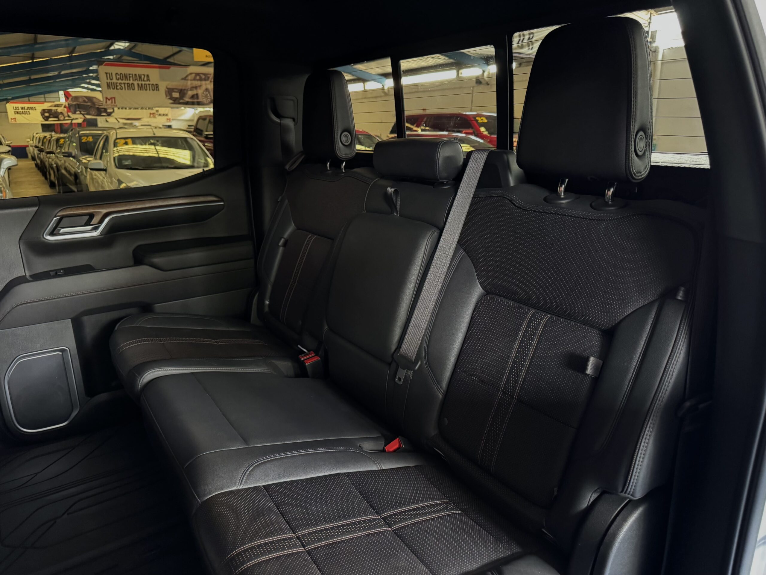 CHEVROLET CHEYENNE HIGH COUNTRY DOBLE CABINA 2023